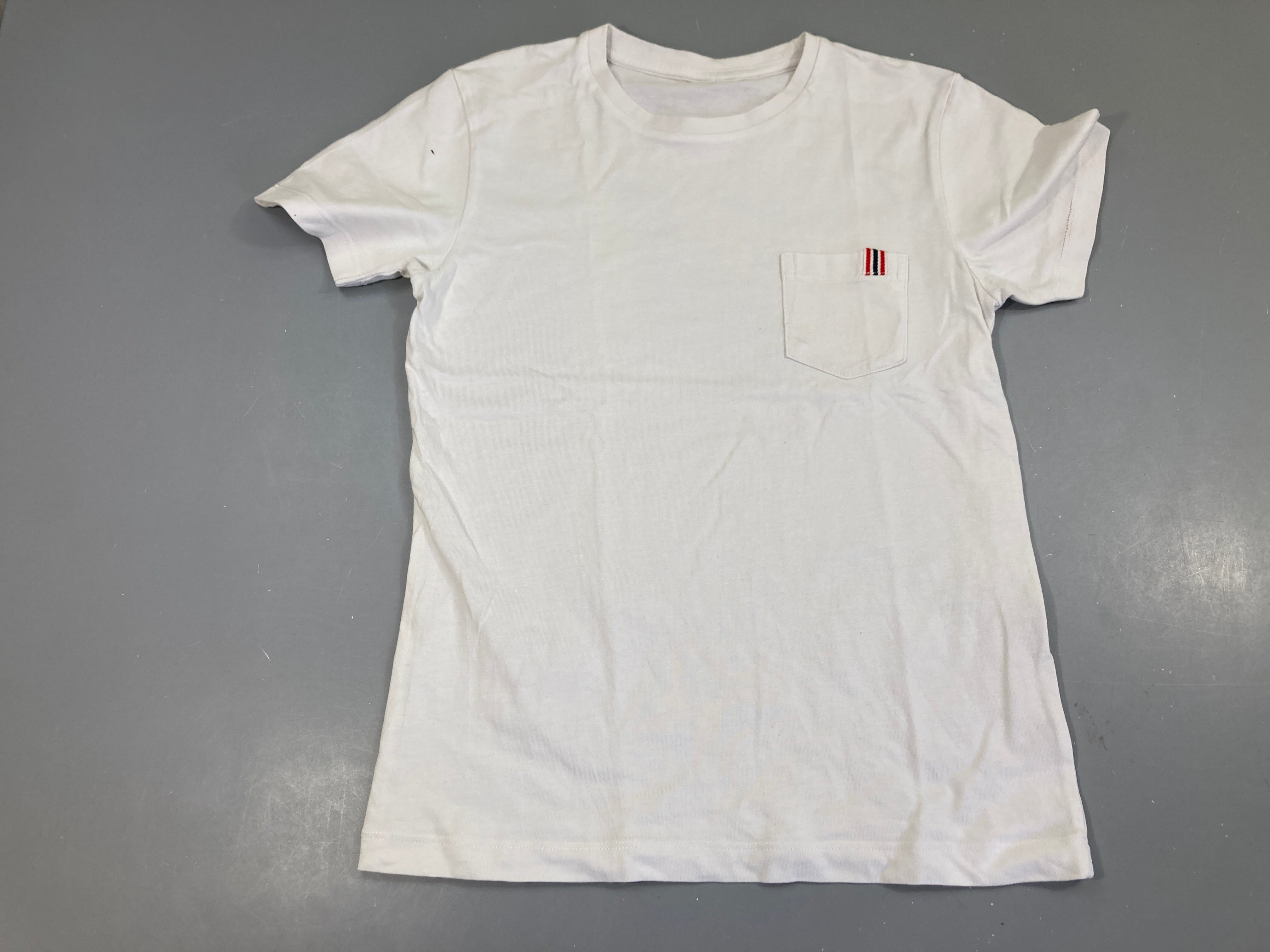 T-shirt m.c blanc poche traits rouge-noir