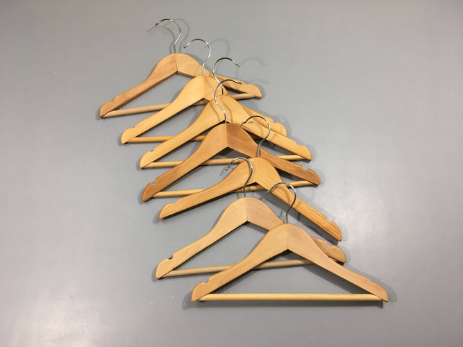 7 Cinthres en bois, moins cher chez Petit Kiwi