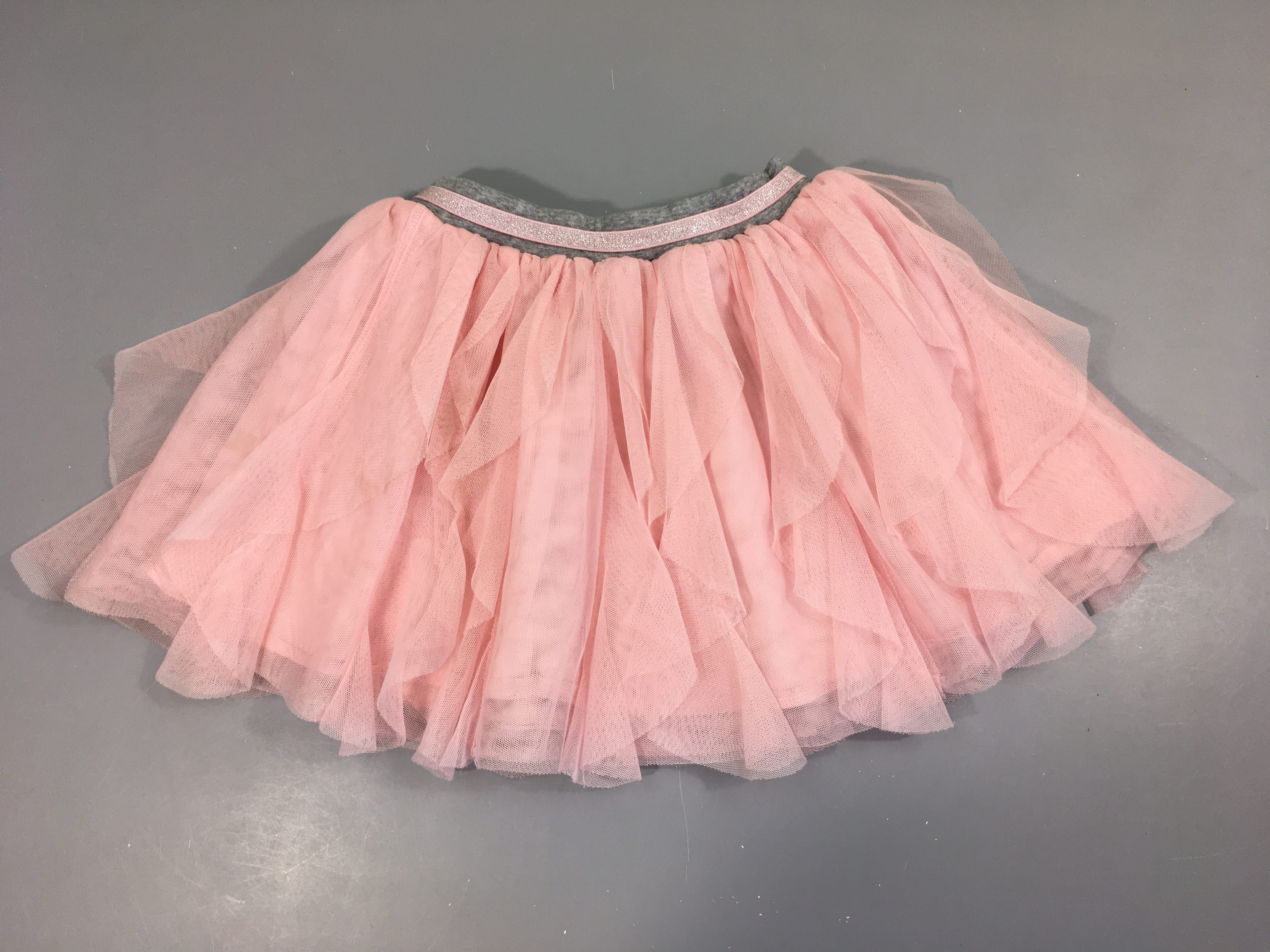 Jupe tulle rose, tachée à relaver