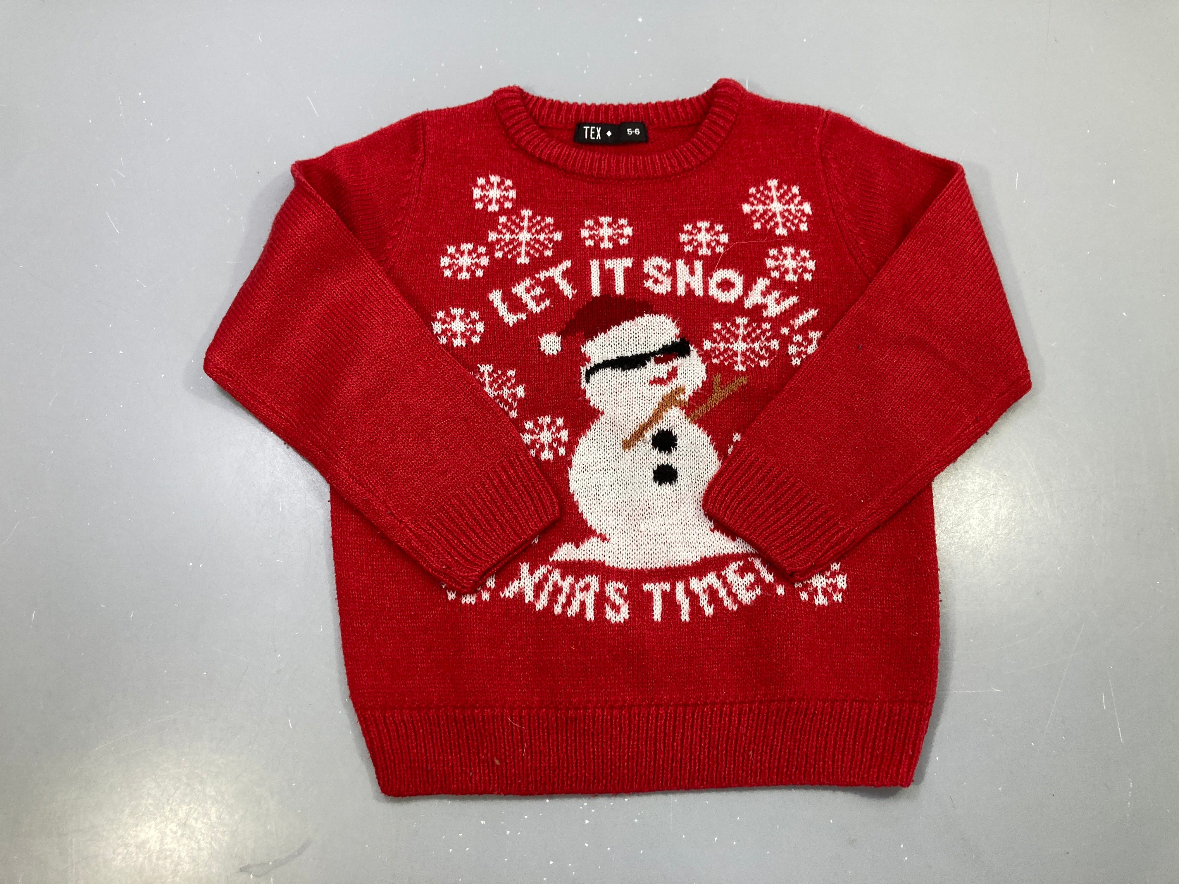 Pull rouge Let it snow bonhomme de neige