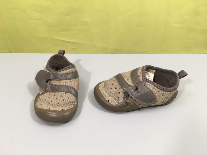 Chaussons de gym bruns, 23, moins cher chez Petit Kiwi