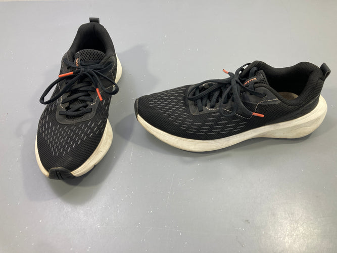 Baskets noires et blanches, Kalenji, moins cher chez Petit Kiwi