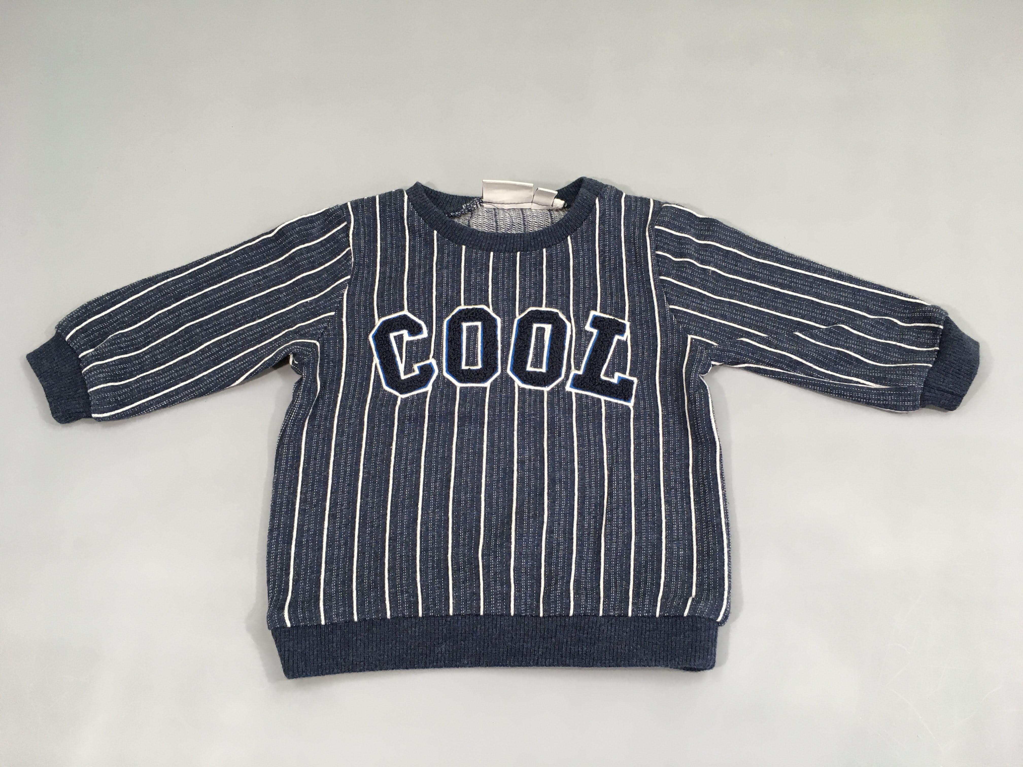 Sweat bleu foncé ligne cool