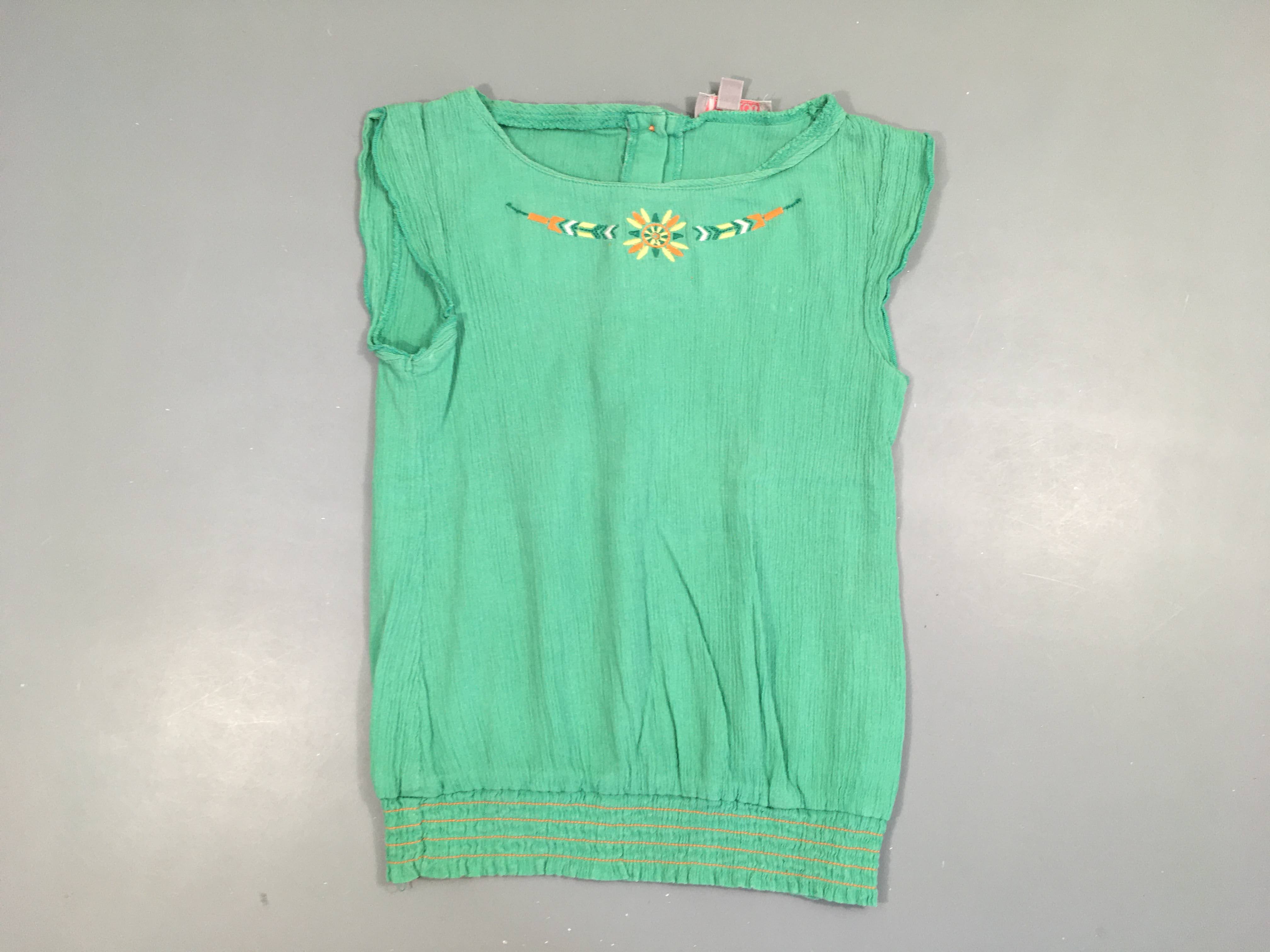 Blouse m.c verte effet froissé broderies à l'avant