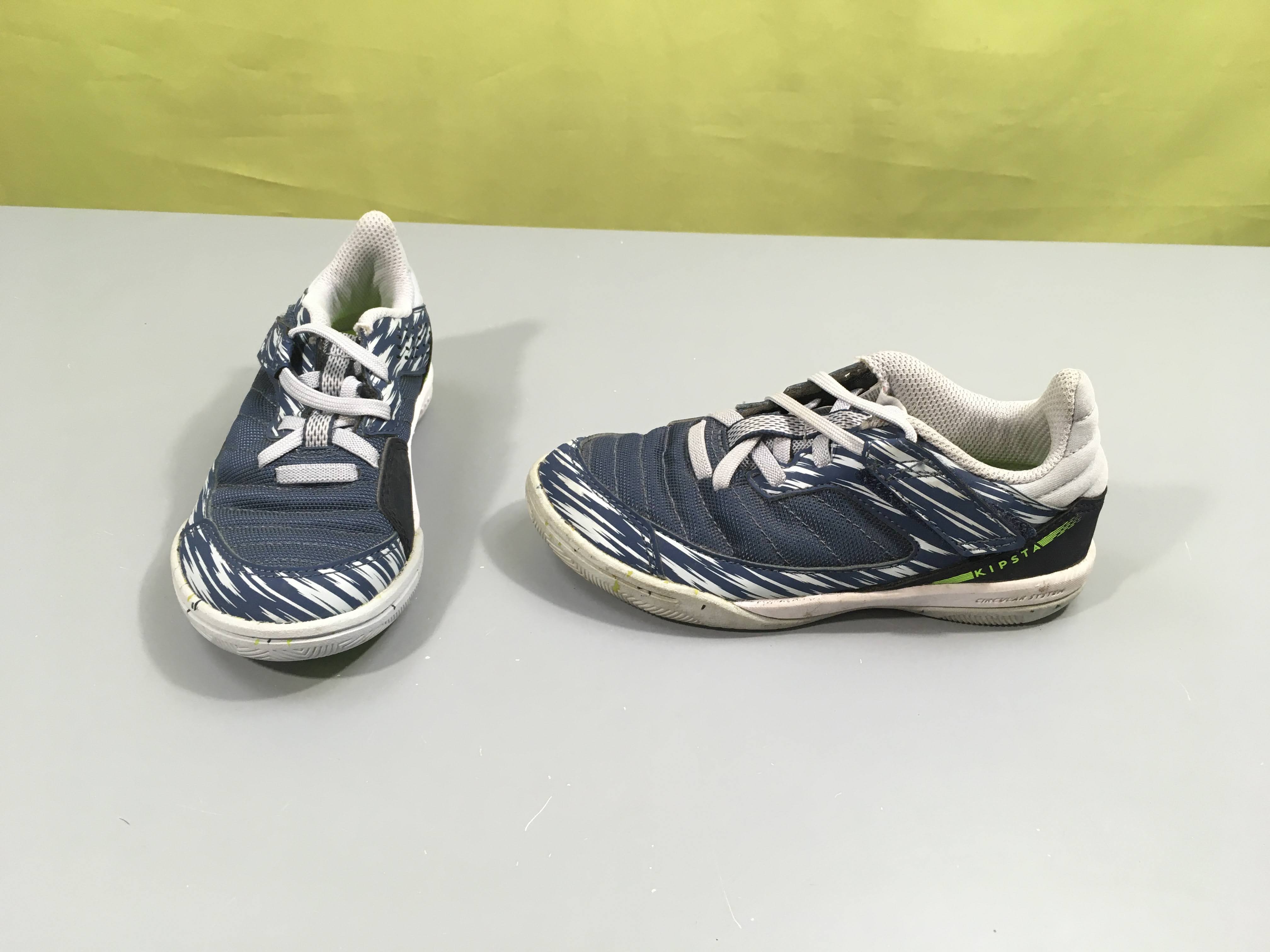 Baskets de mini foot basses bleu/gris lacets élastiques kipsta, 30