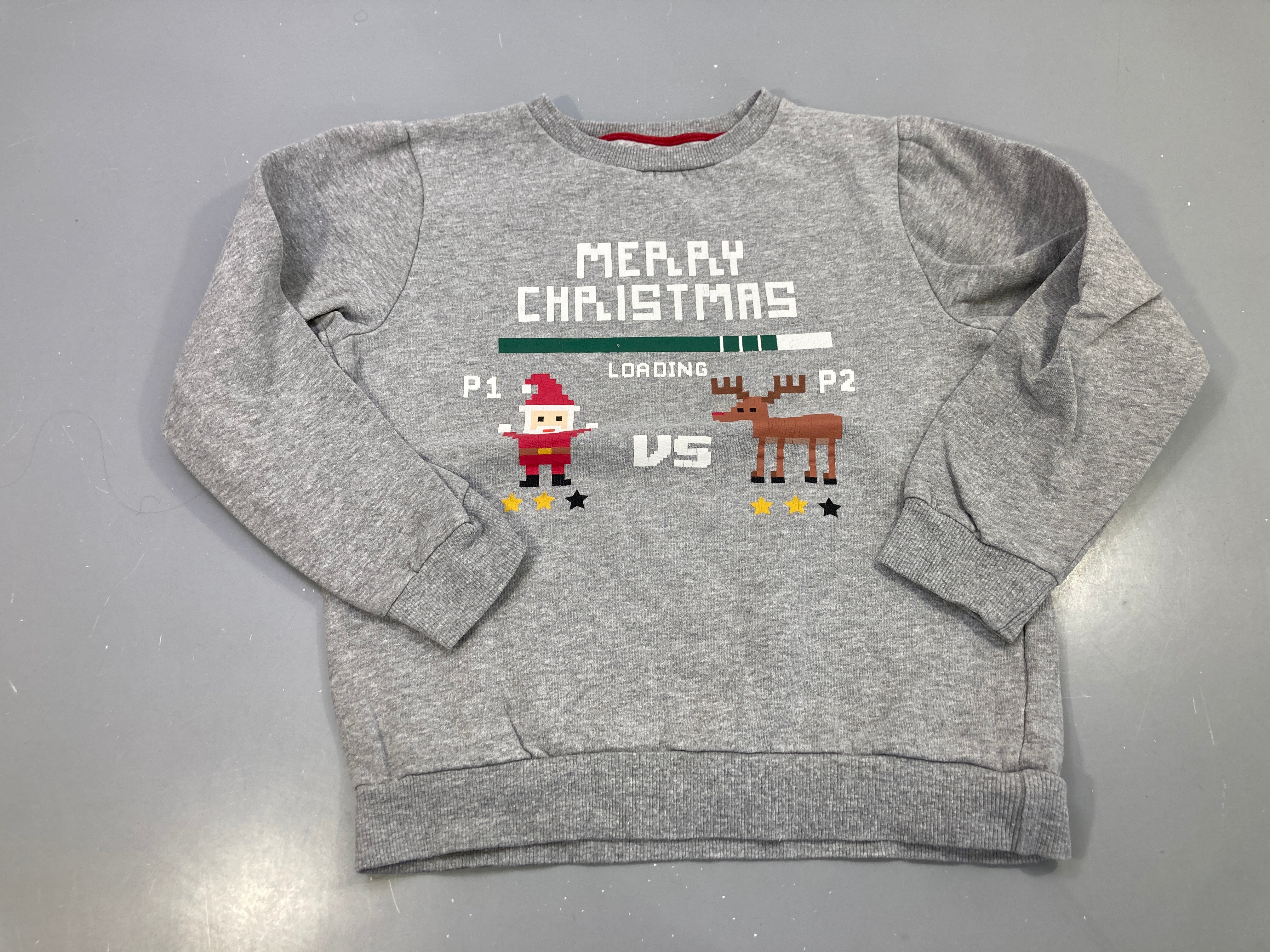 Sweat gris chiné motif Noël Père Noël vs Renne Legèrement bouloché