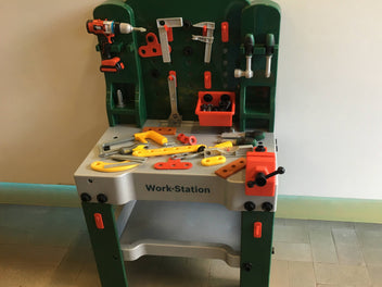 Theo Klein 8580 Etabli Work Station Bosch-Manques certains accessoires d'origine mais d'autres ajoutés