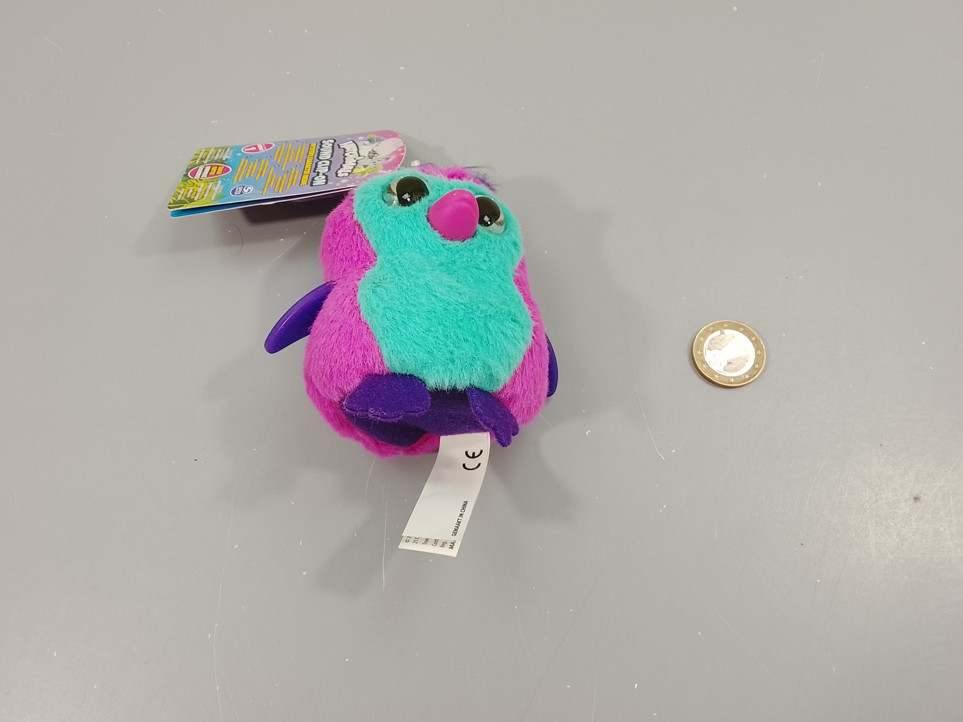 NEUVE Peluche sonore Hatchimals ,pingouin rose et turquoise