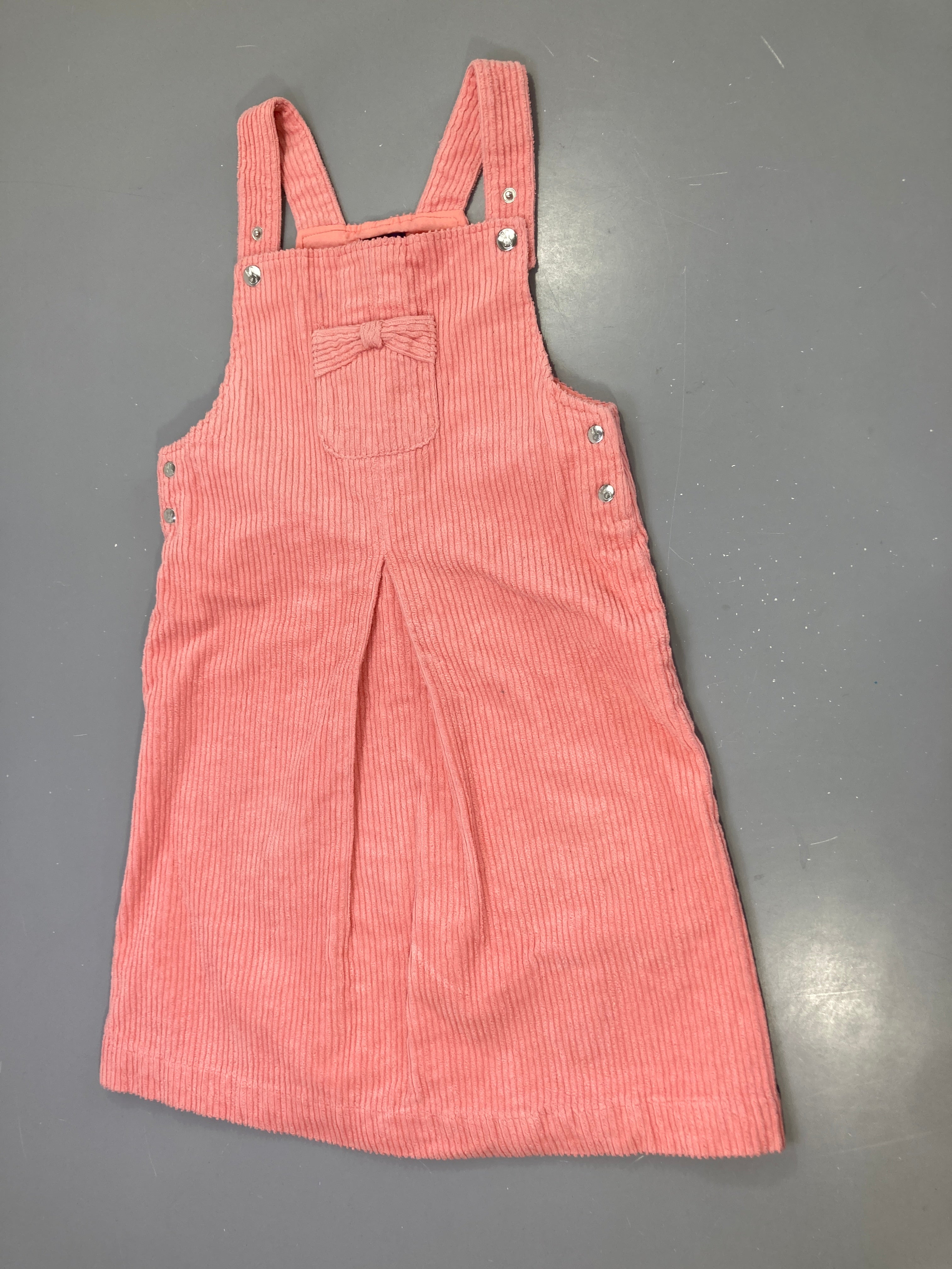 Robe salopette velours côtelé rose, noeud poche, très légère tache poche