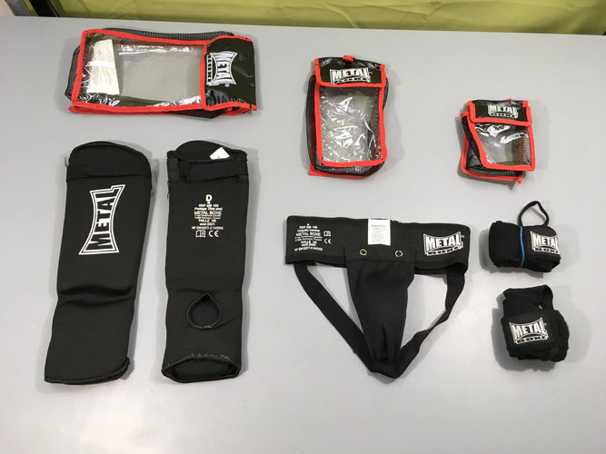 Protège tibias & pieds noir + coquille slip noir + bandes de boxe noir, XS, moins cher chez Petit Kiwi
