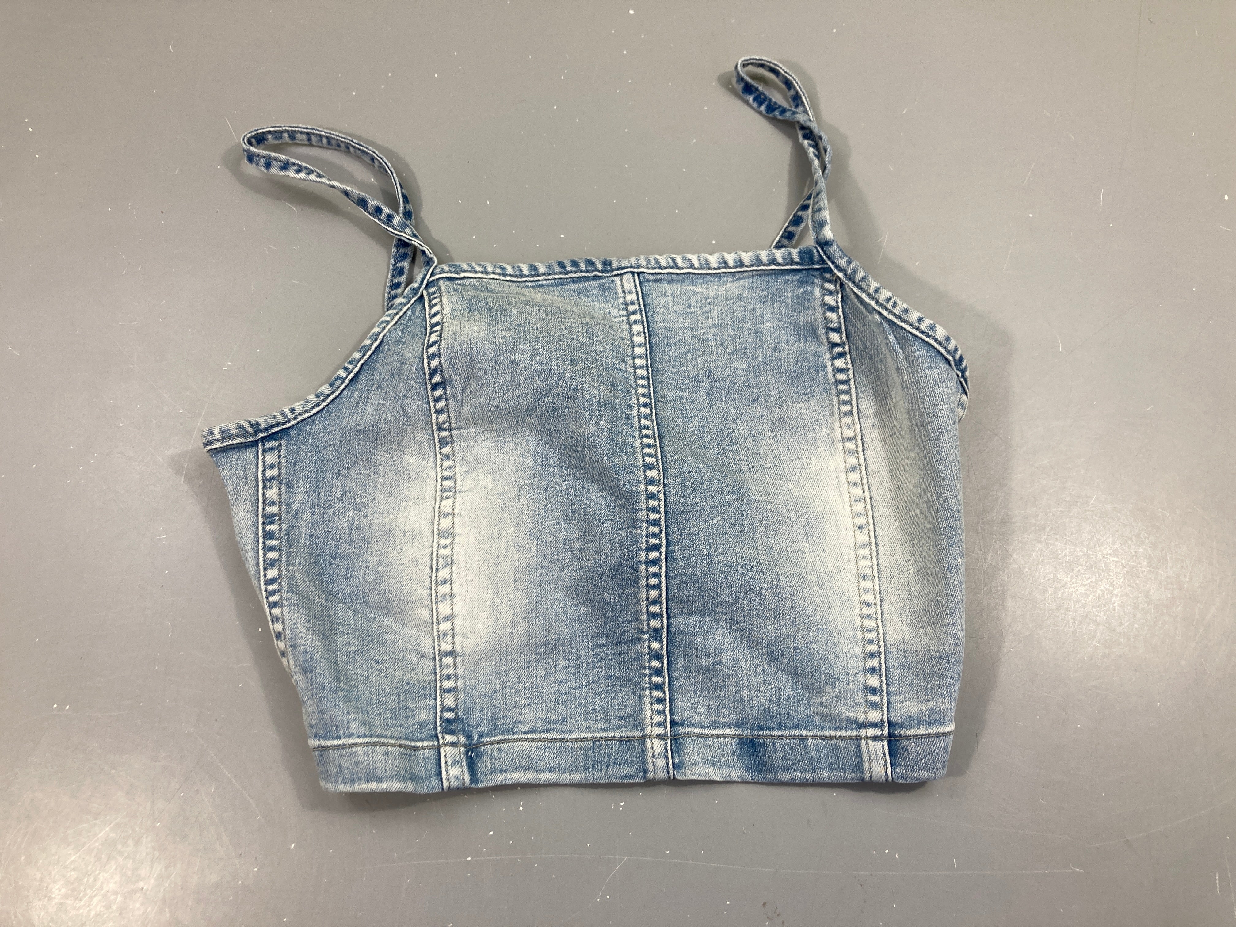 Croptop jean délavé