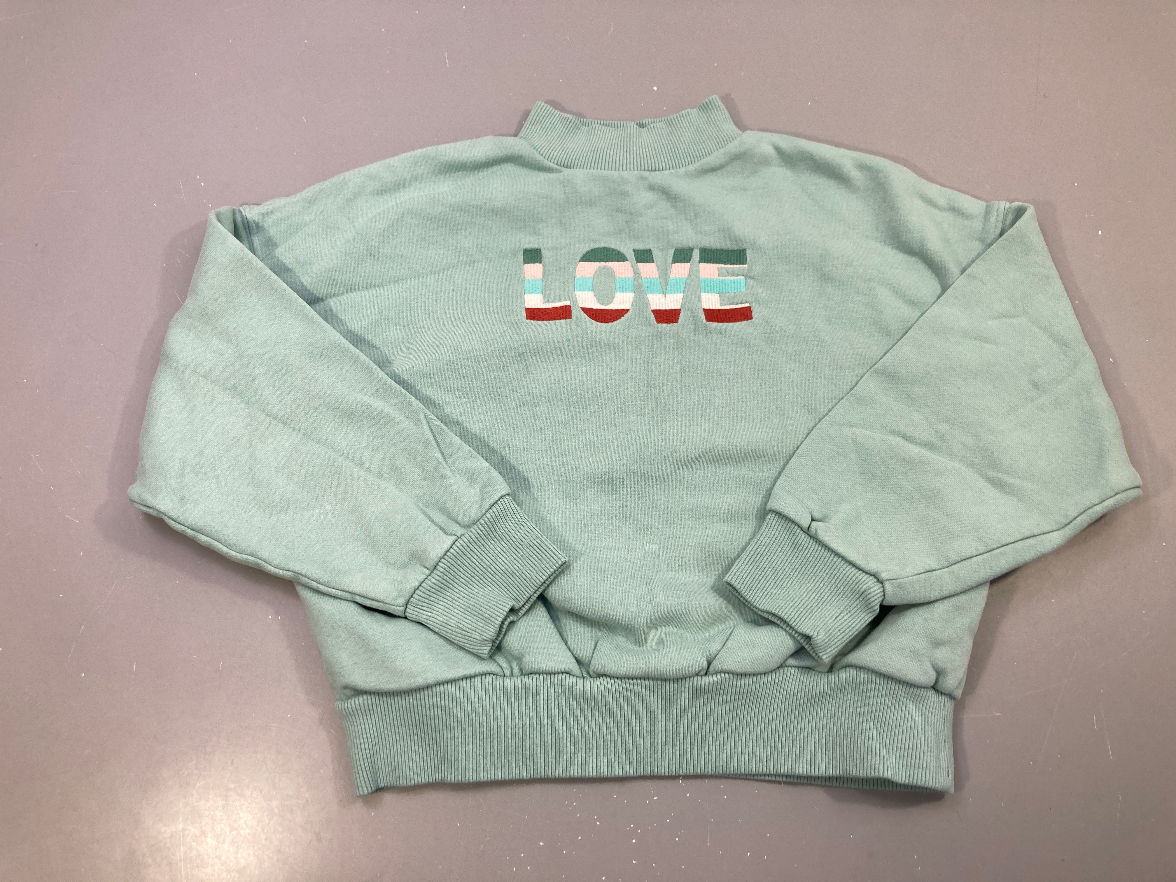 Sweat col montant vert menthe, motif LOVE brodé