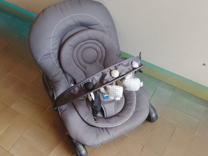 Relax évolutif gris Chicco Hooplà, mode transat de 0 à 6m (jusqu'à ce que l'enfant sache s'asseoir seul), moins cher chez Petit Kiwi