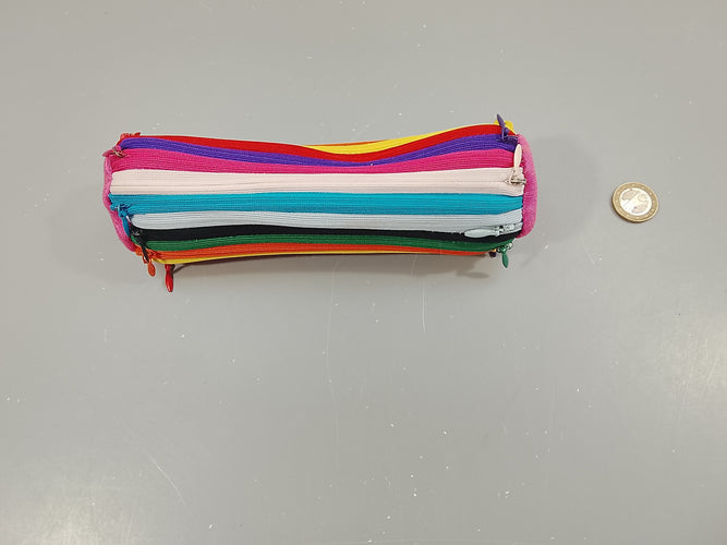 Trousse à crayons colorée, multi fermetures, moins cher chez Petit Kiwi