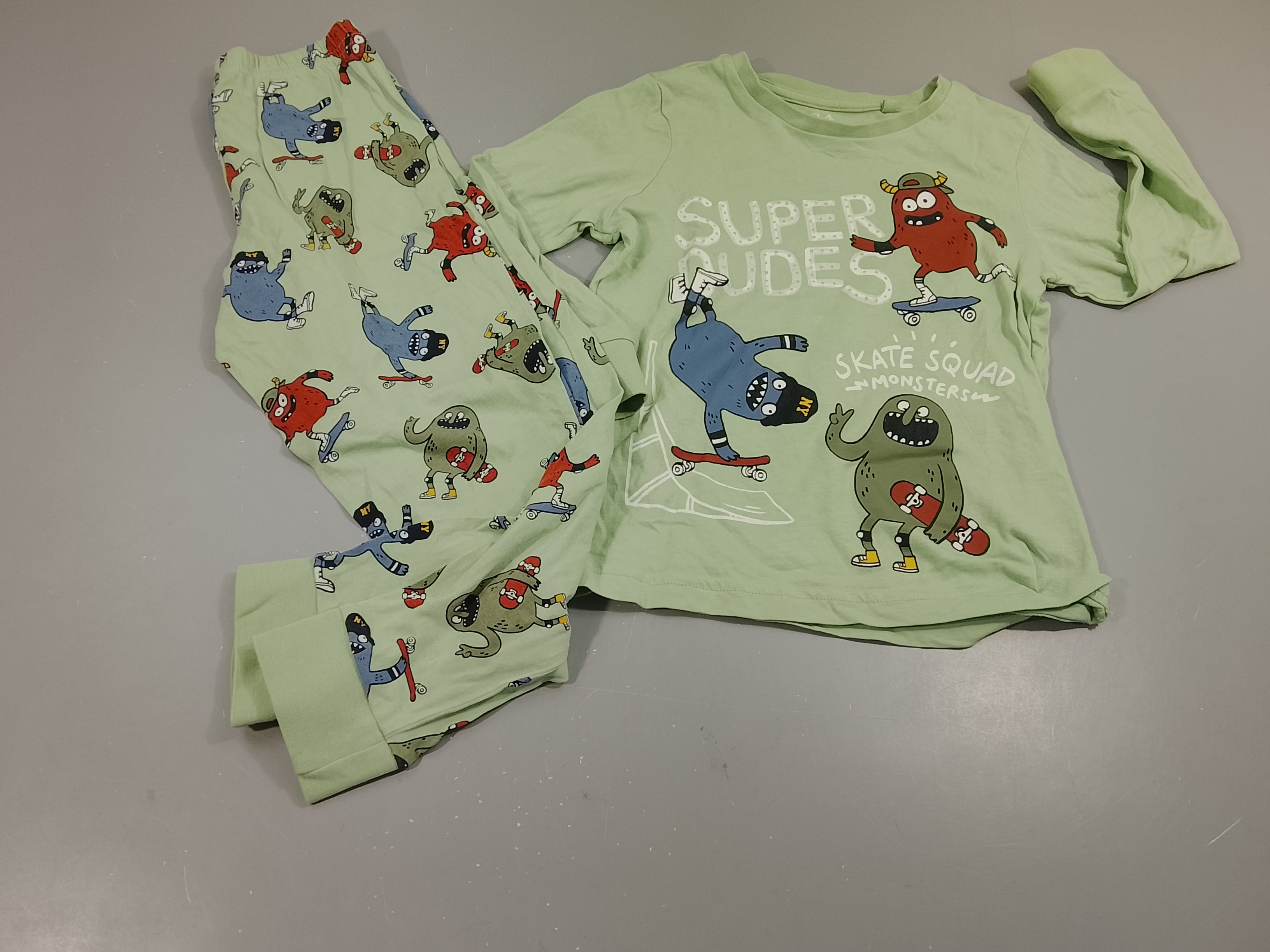 Pyjama 2pcs jersey vert clair, motifs monstres