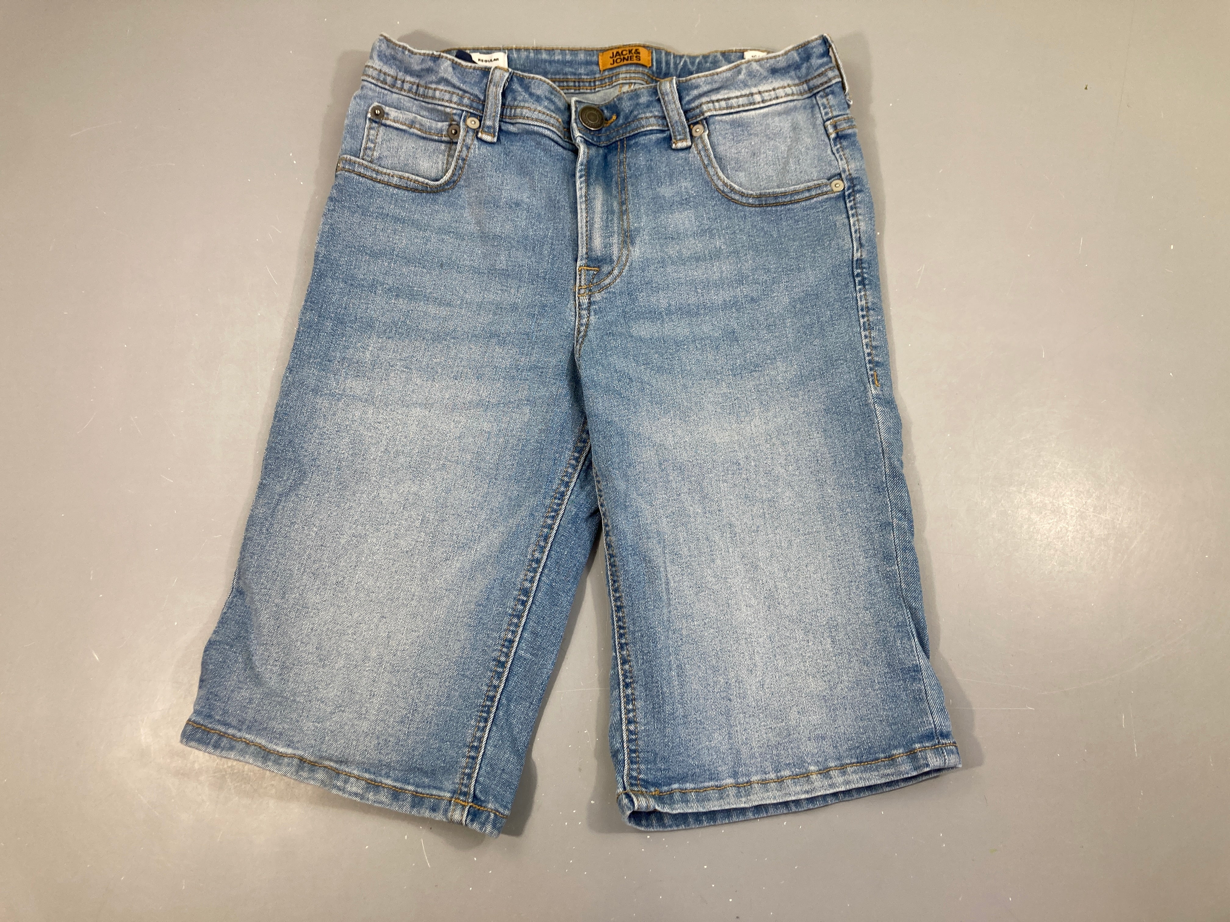 Bermuda jean