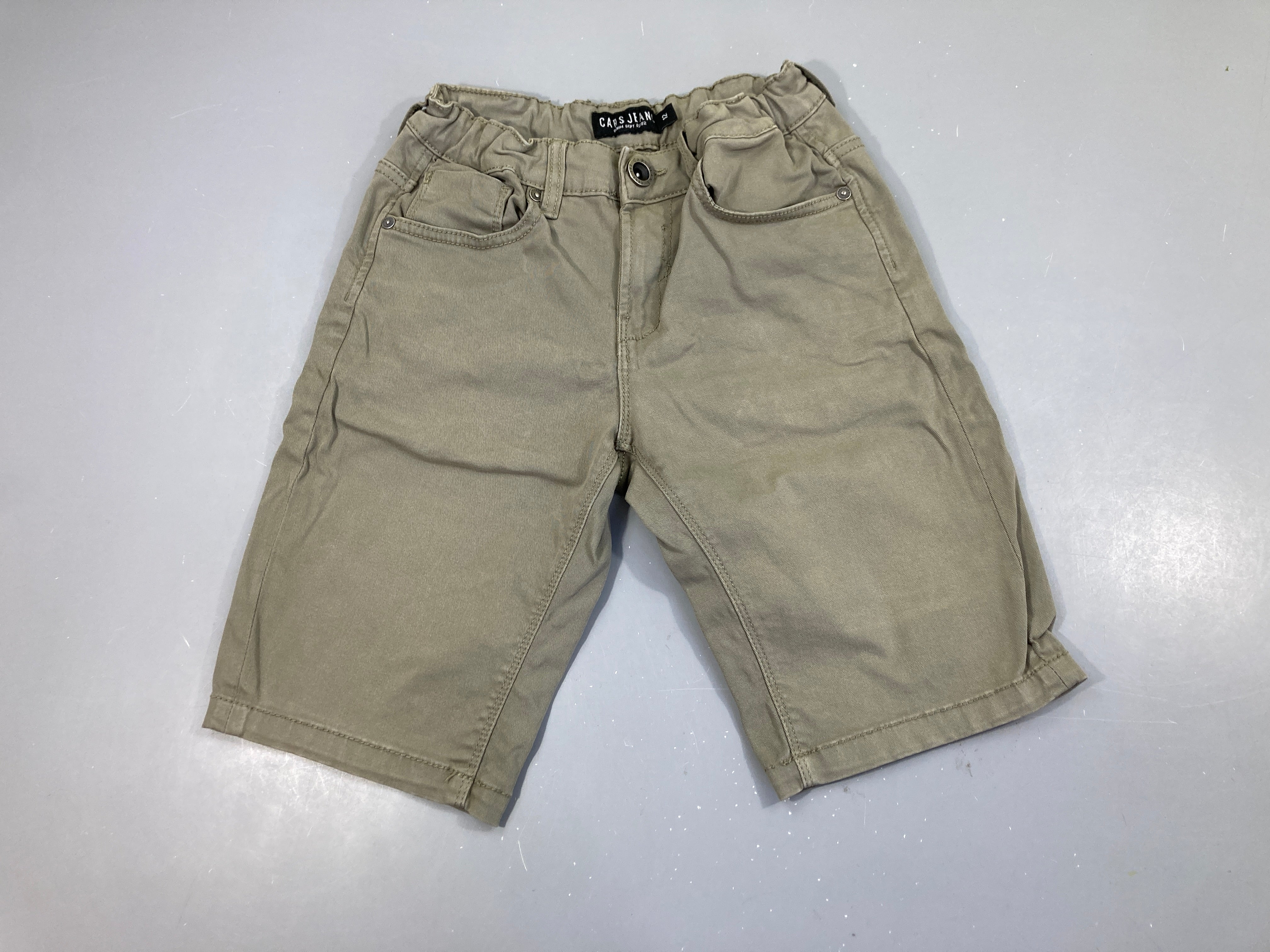 Bermuda kaki