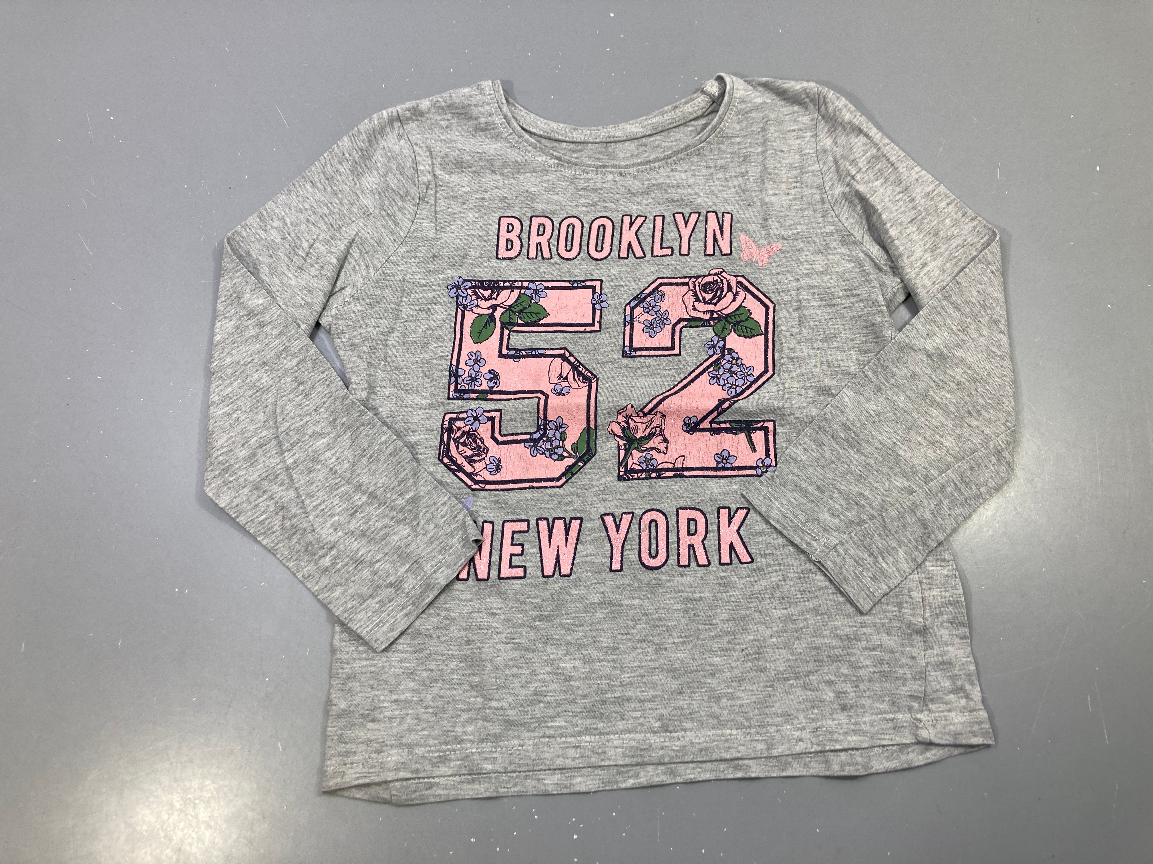 T-shirt m.l gris chiné imprimé Brooklyn 52 fleuri pailleté