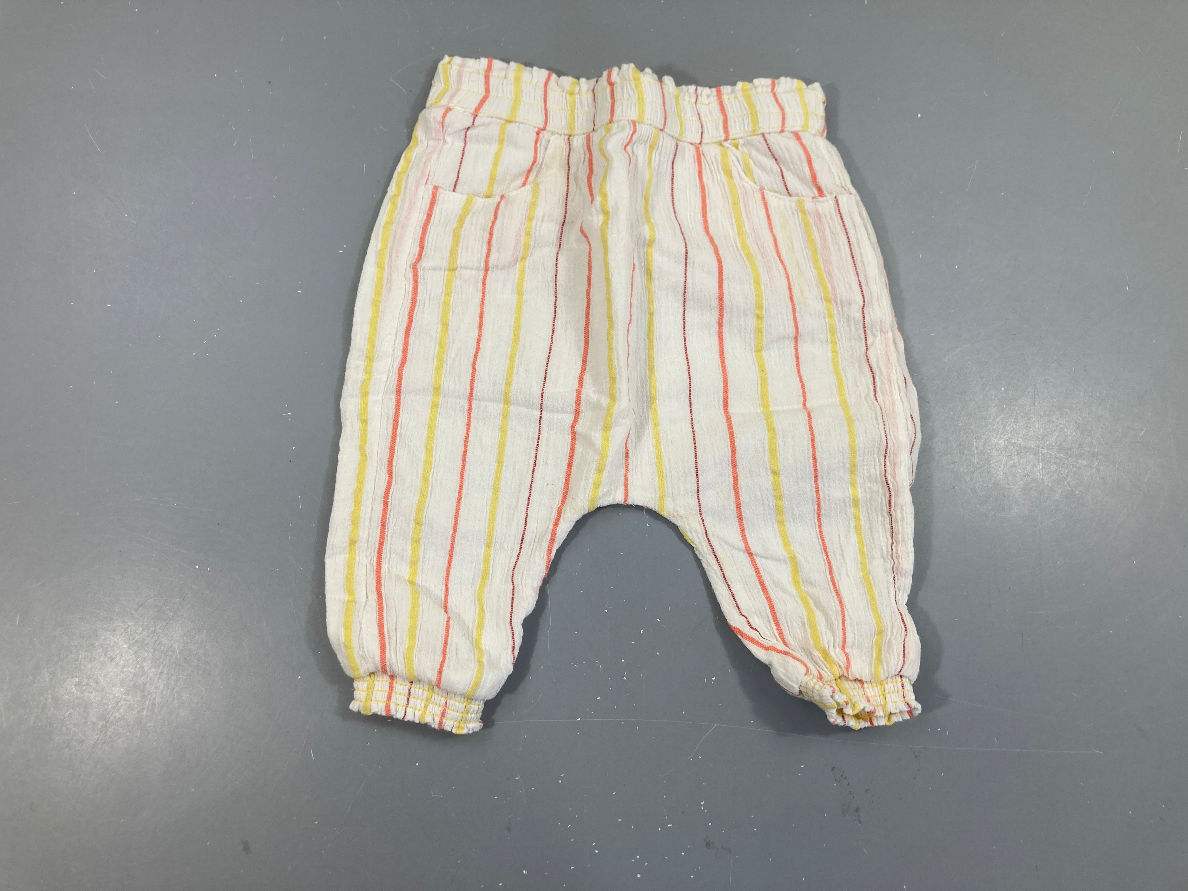 Pantalon léger blanc rayé jaune/orange