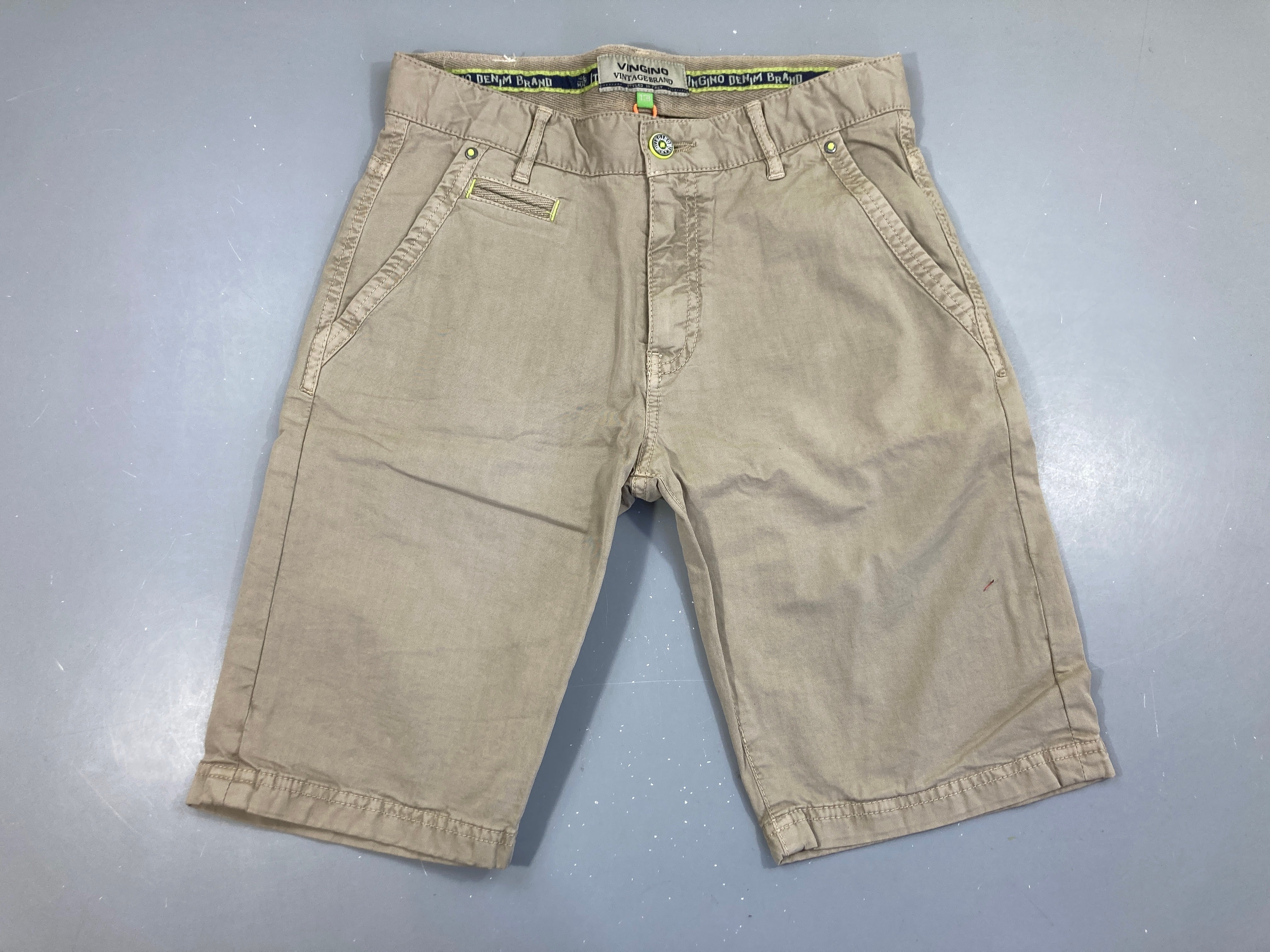NEUF Bermuda kaki, 50€ neuf