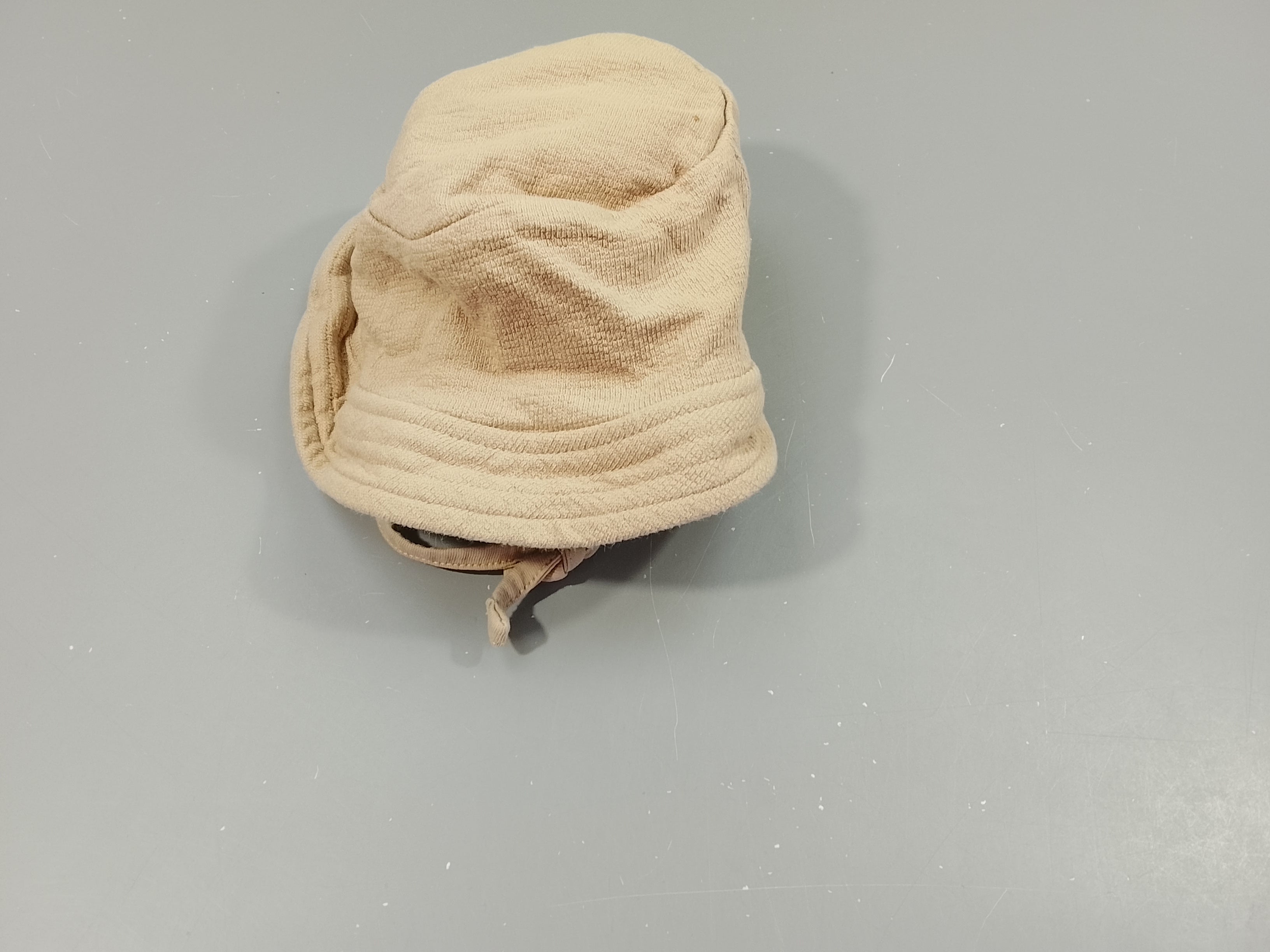 Chapeau beige 86cm