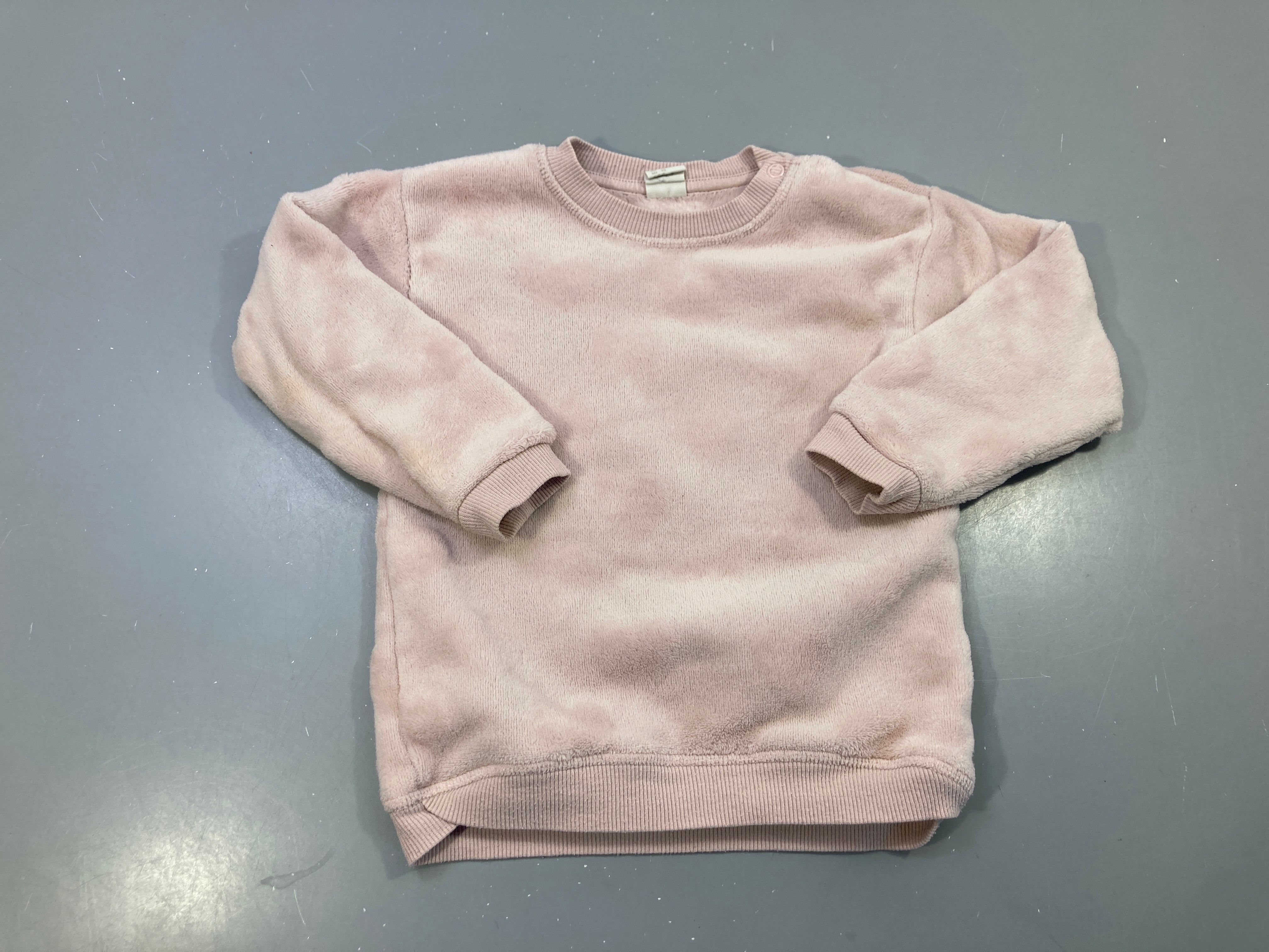 Sweat velours rose pâle coeurs relief