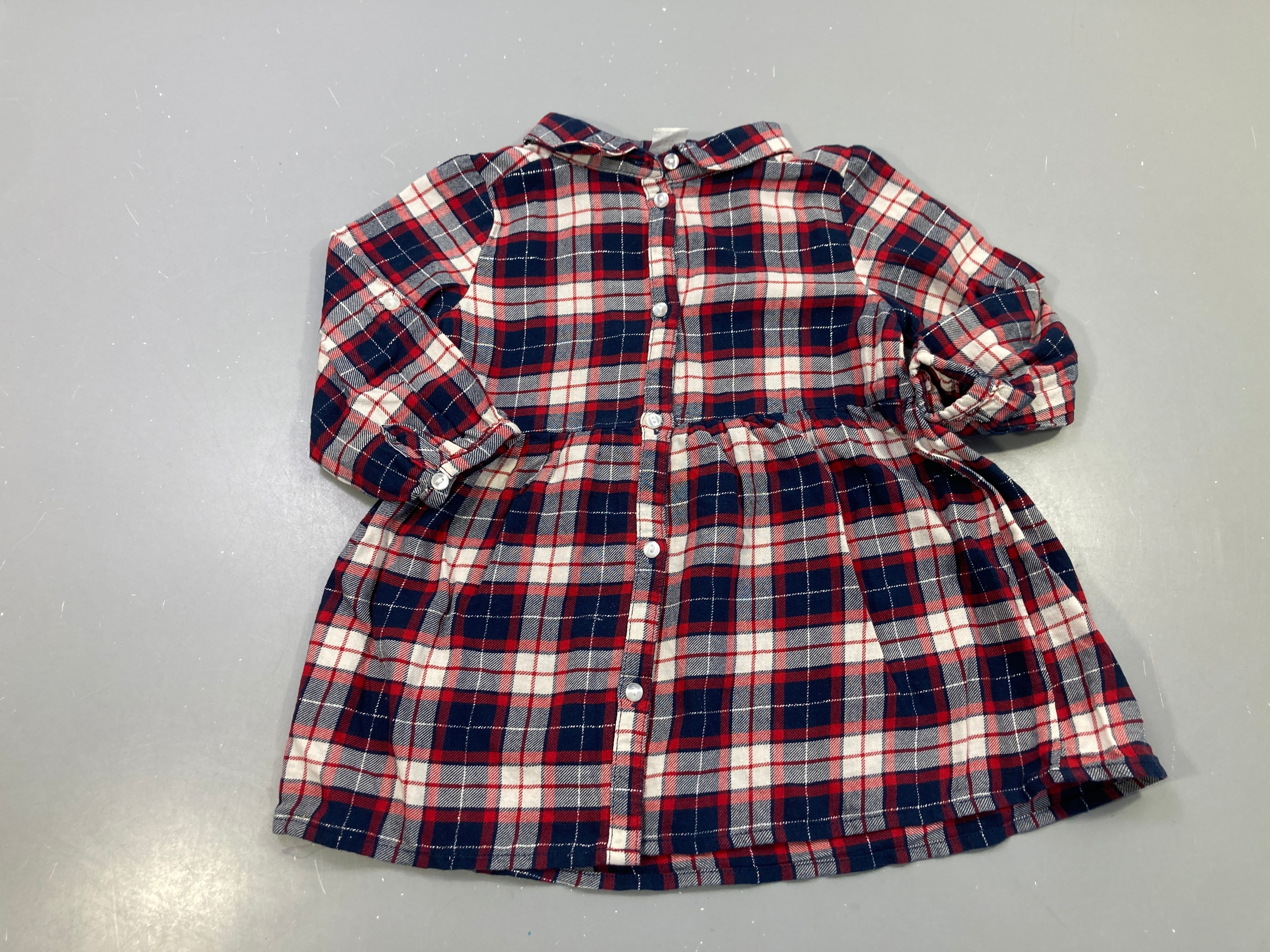 Robe m.l bleu marine, rouge et blanc à carreaux, fils argentés, col chemise boutonnée