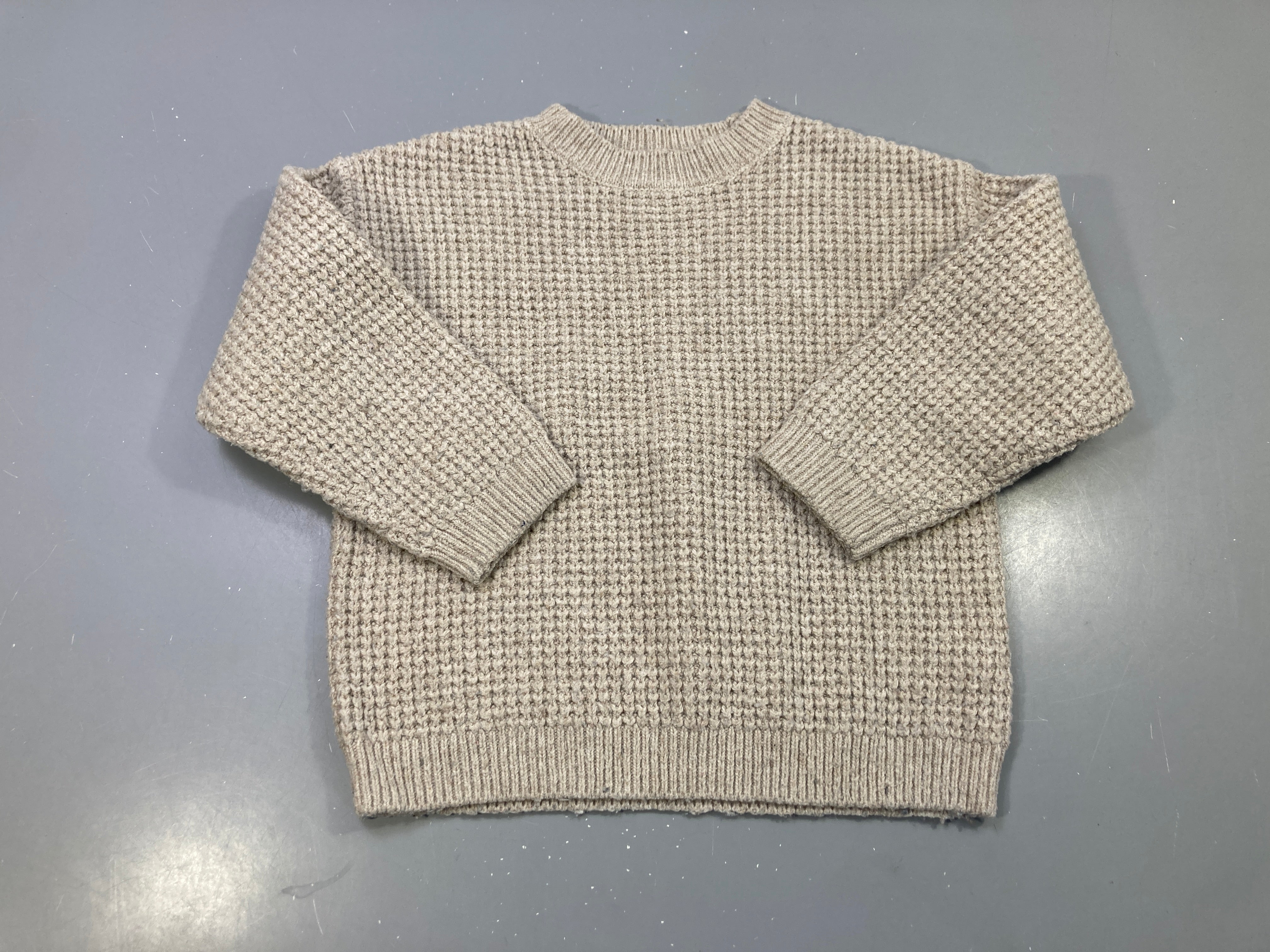Pull beige greige grosse maille gaufrée