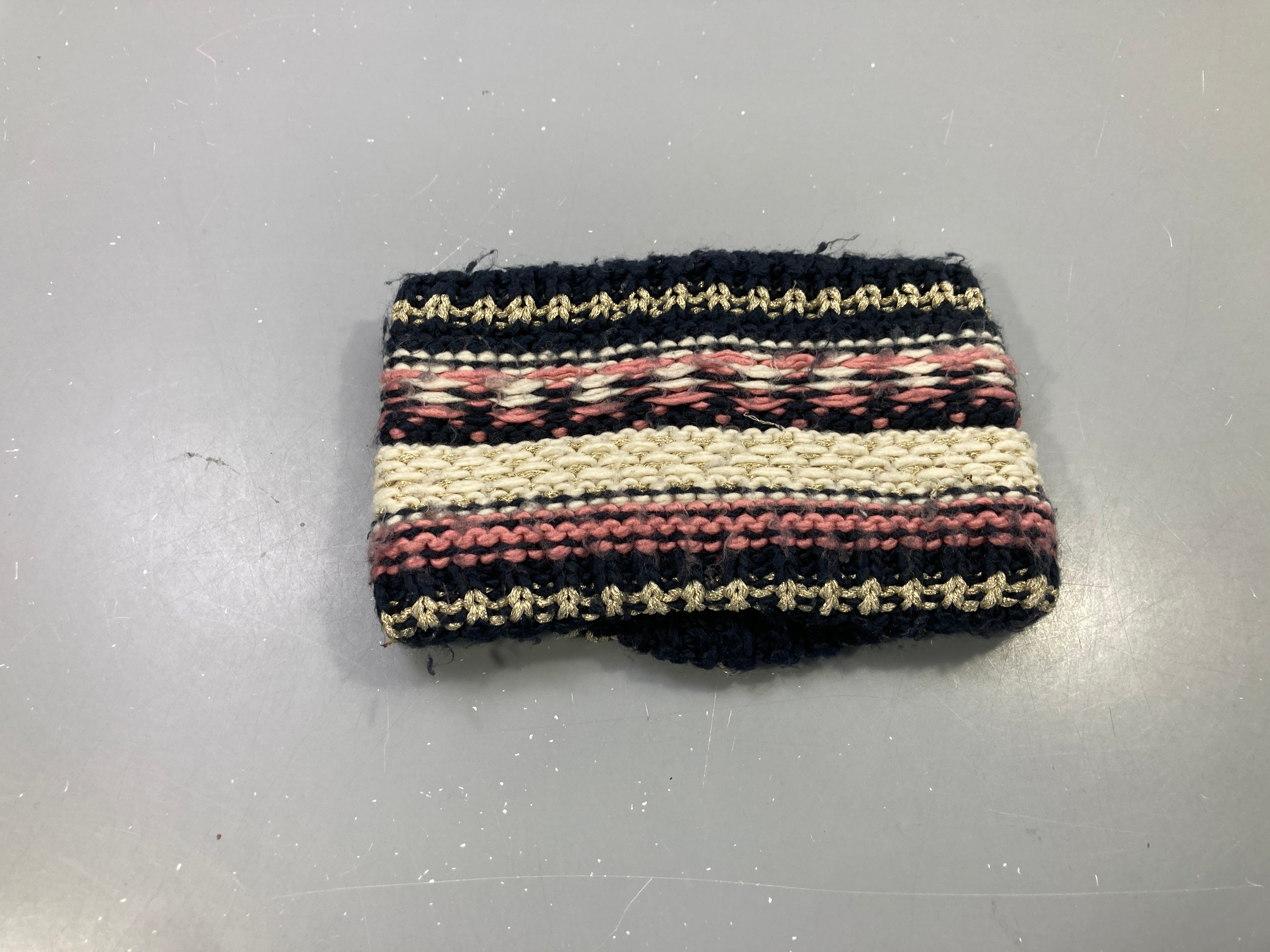 Tour de cou bleu marine, rose et écru jacquard, fils dorés doublé polar