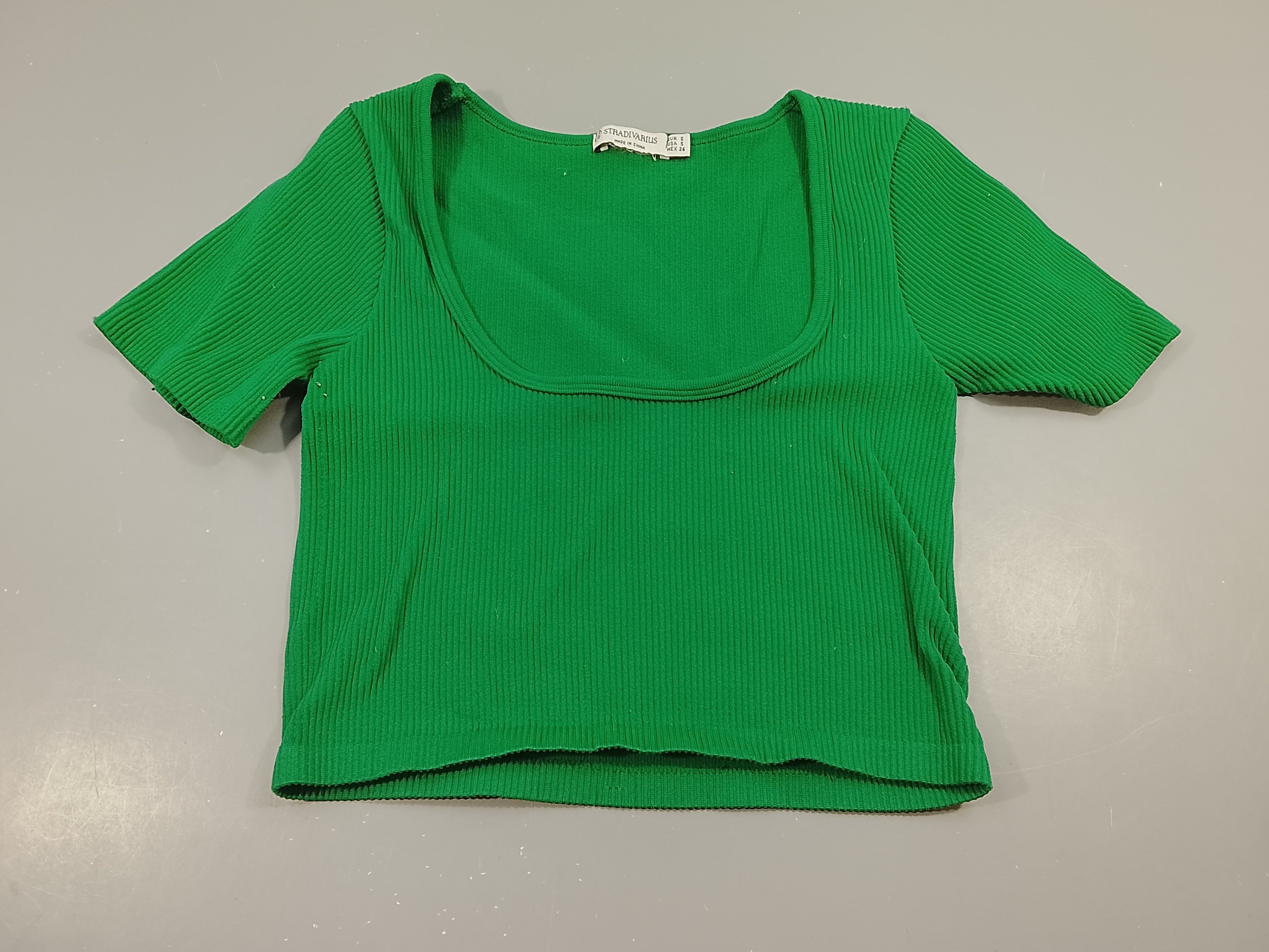 Crop top  Stradivarius vert côtelé