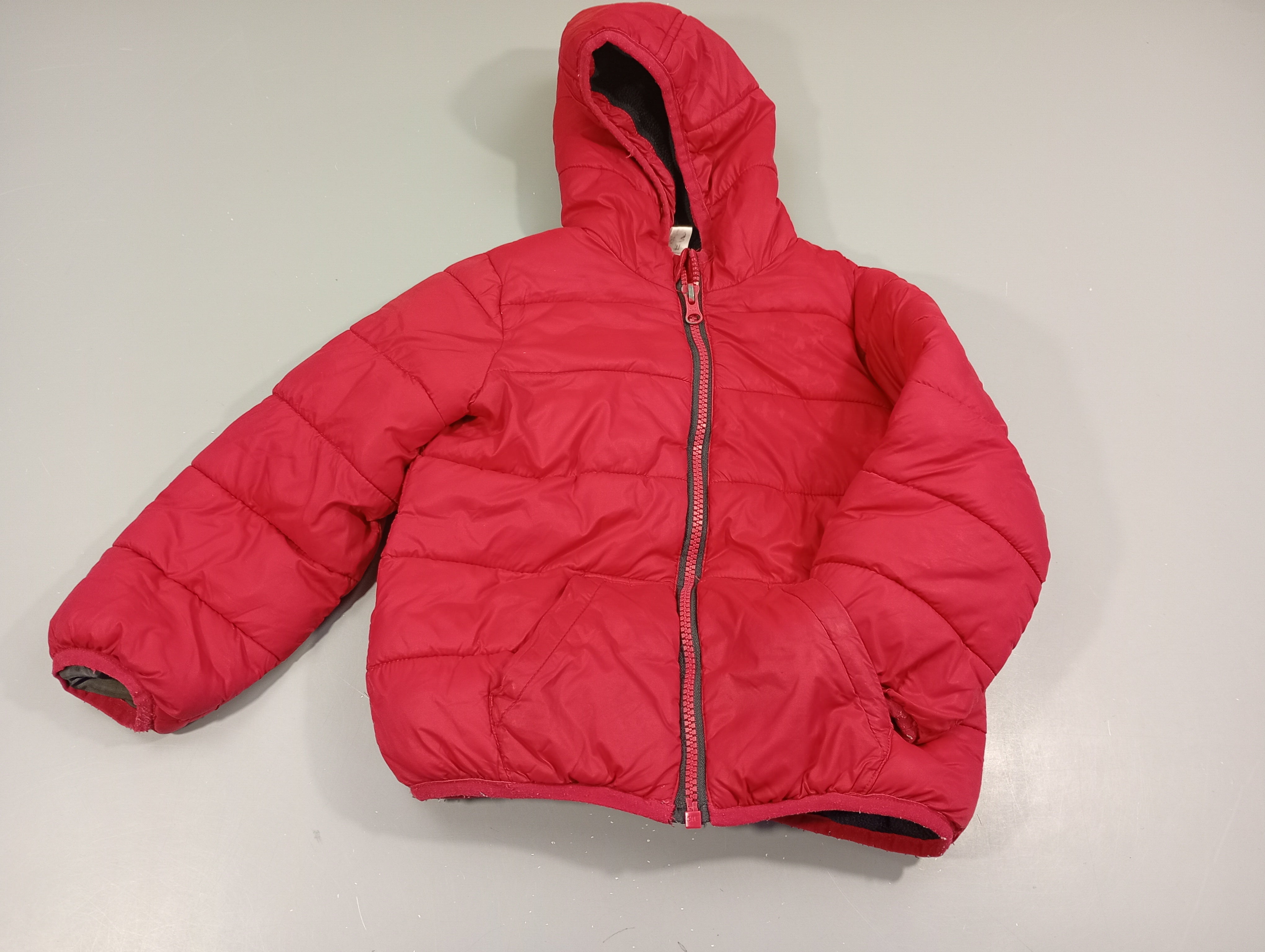 Doudoune rouge zippée à capuche