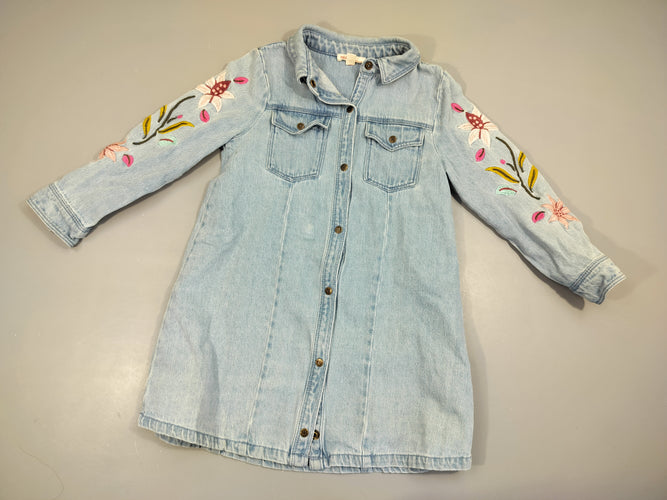 Robe m.l en Jeans clair , broderies fleurs sur les manches  100% coton, moins cher chez Petit Kiwi