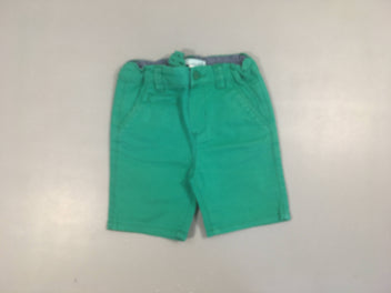 Bermuda chino vert