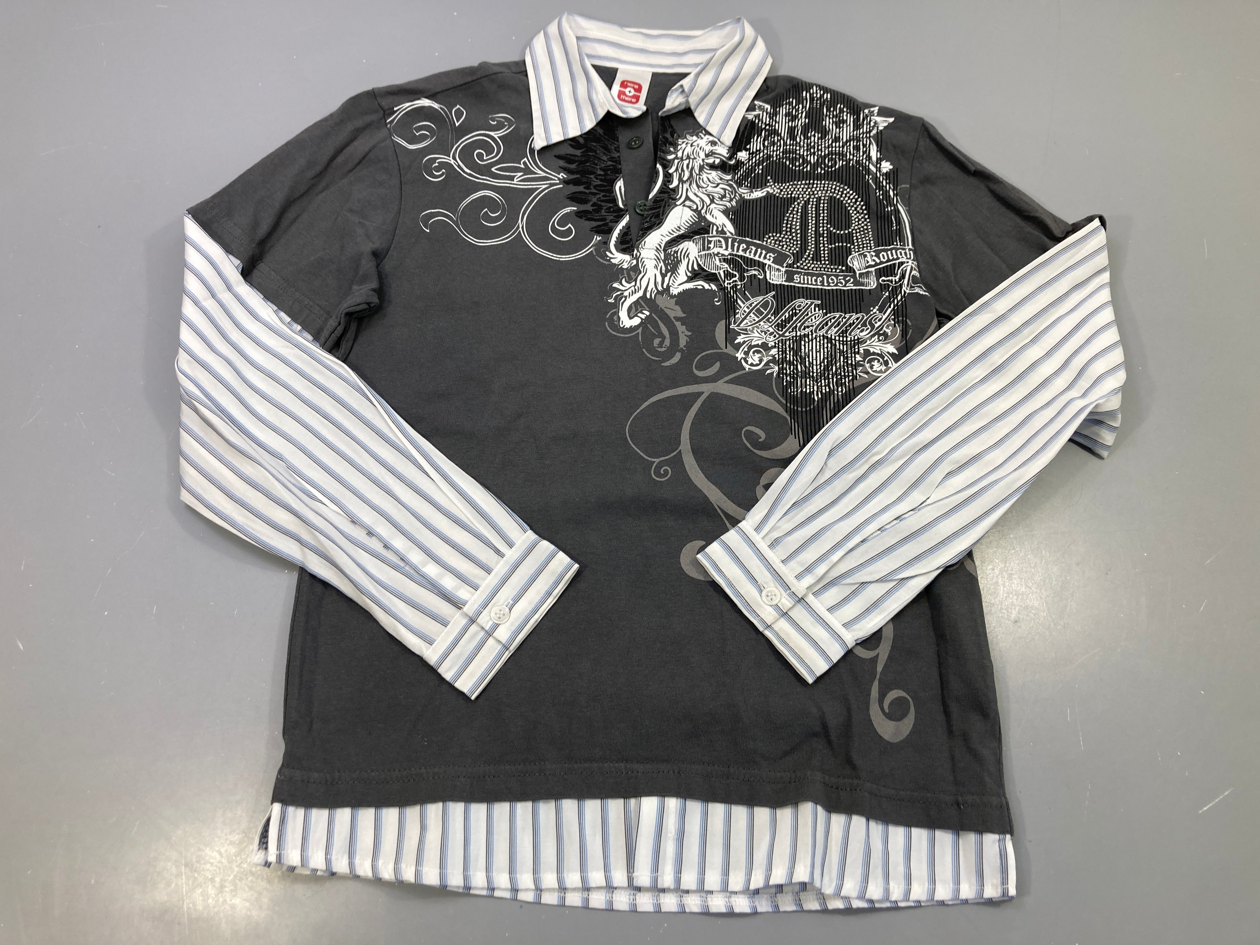 Polo m.l gris anthracite, col et manches rayés effet superposé, imprimé lion, Here+There