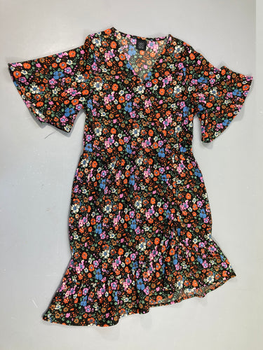 Robe m.c noir fleurie, moins cher chez Petit Kiwi