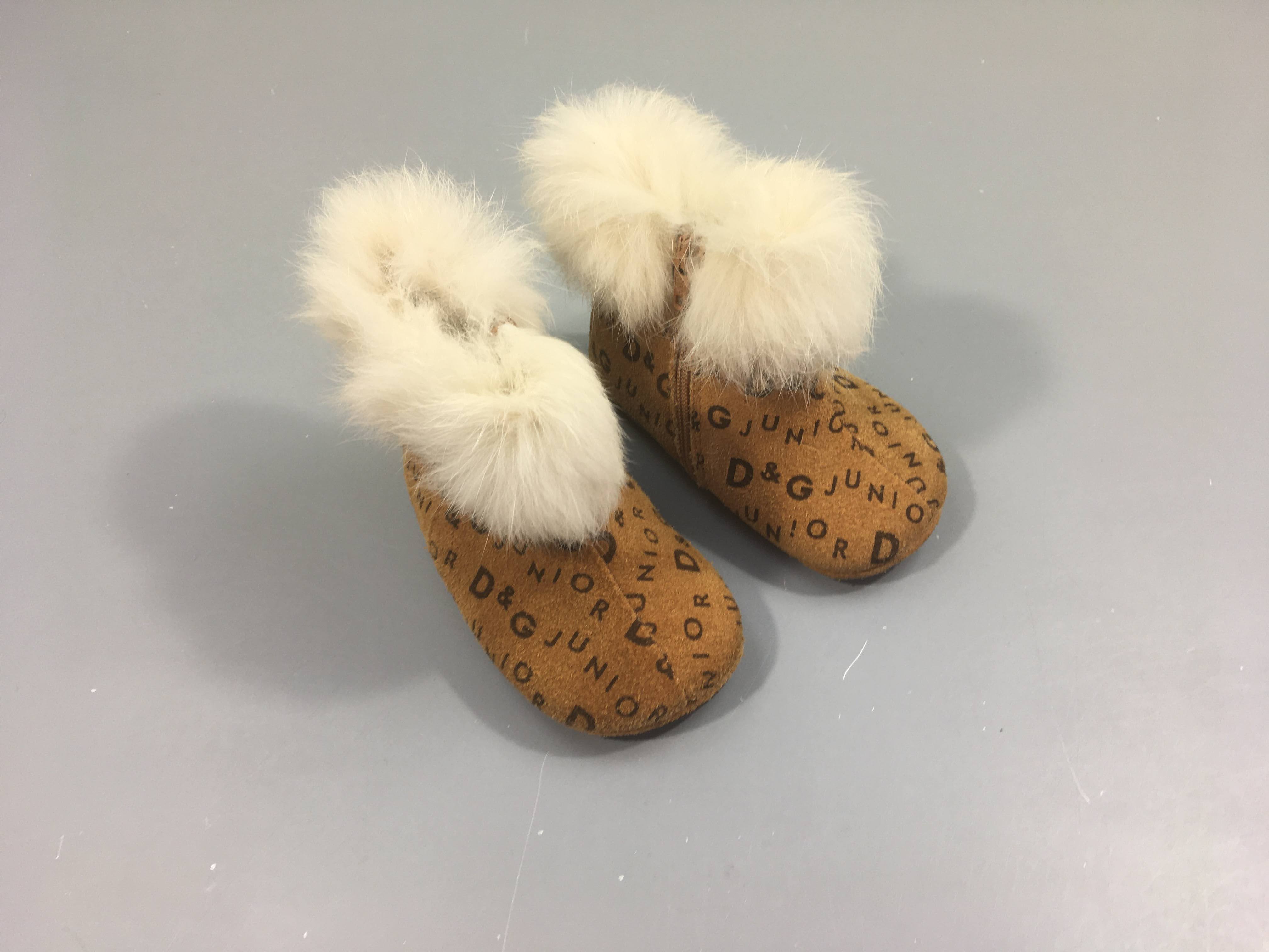 Chaussures souples montantes nubuck et fourrure, P19, état neuf