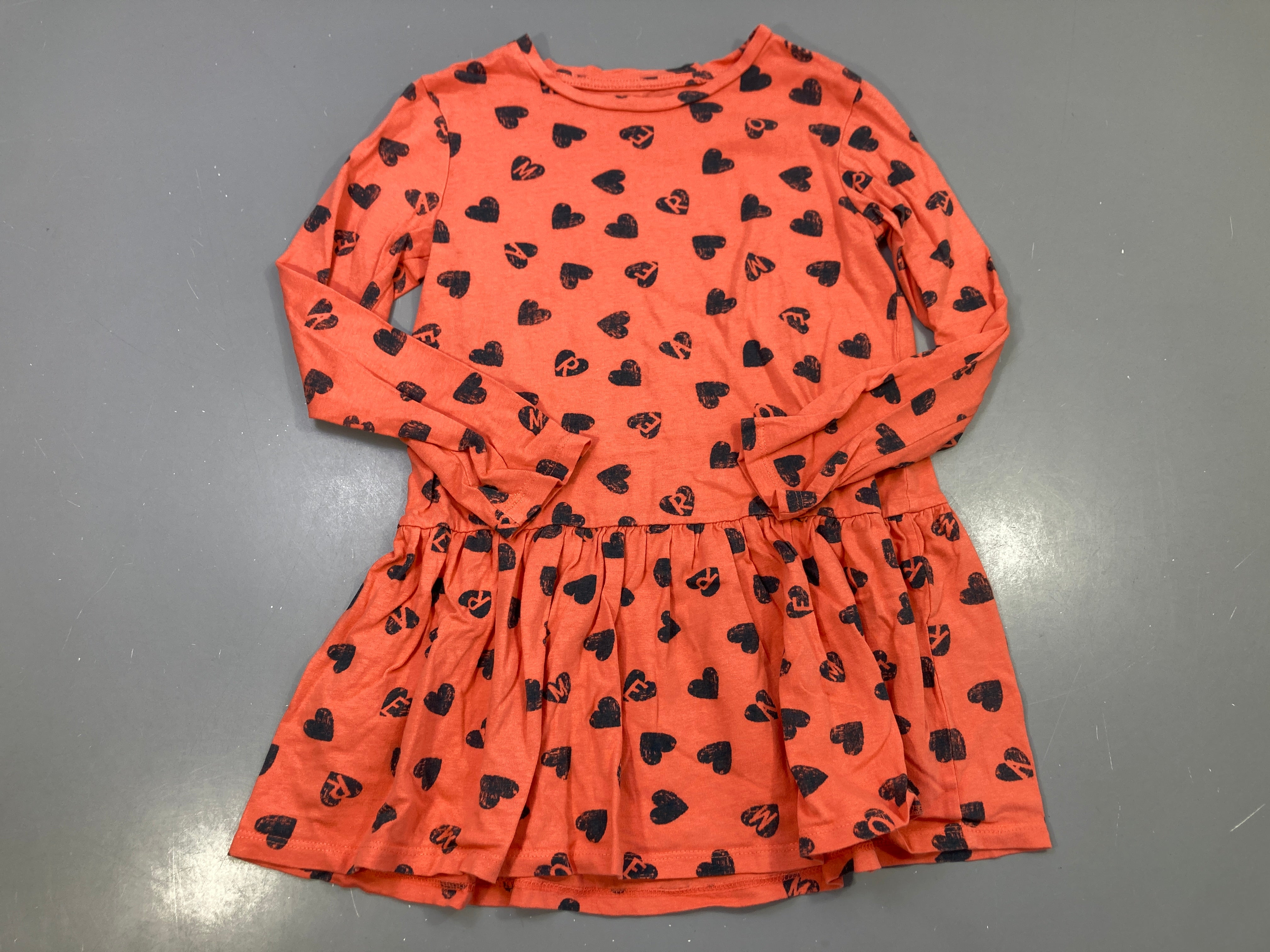 Robe m.l jersey orange corail imprimé cœurs noirs