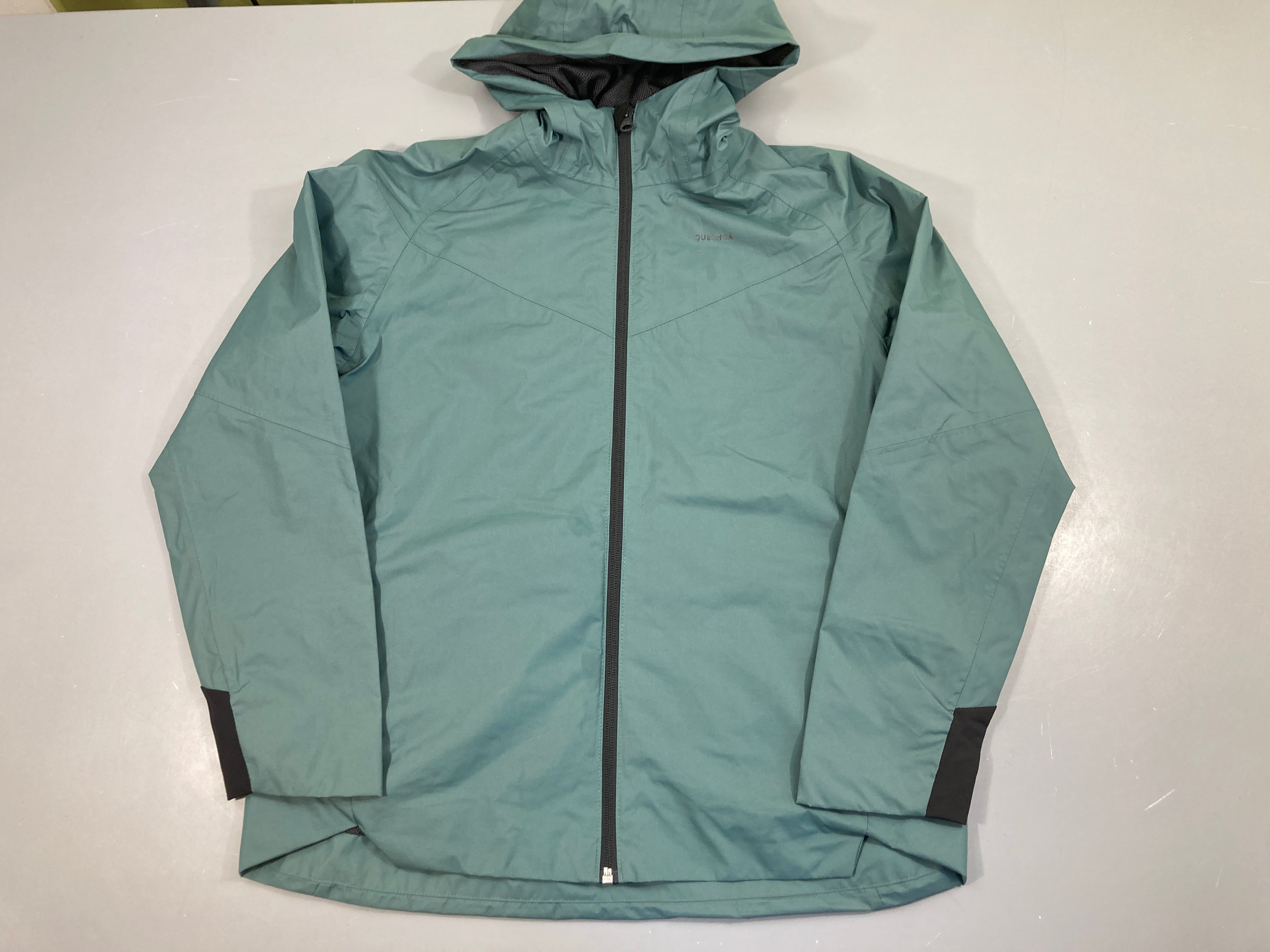 Veste déperlante zippée verte à capuche