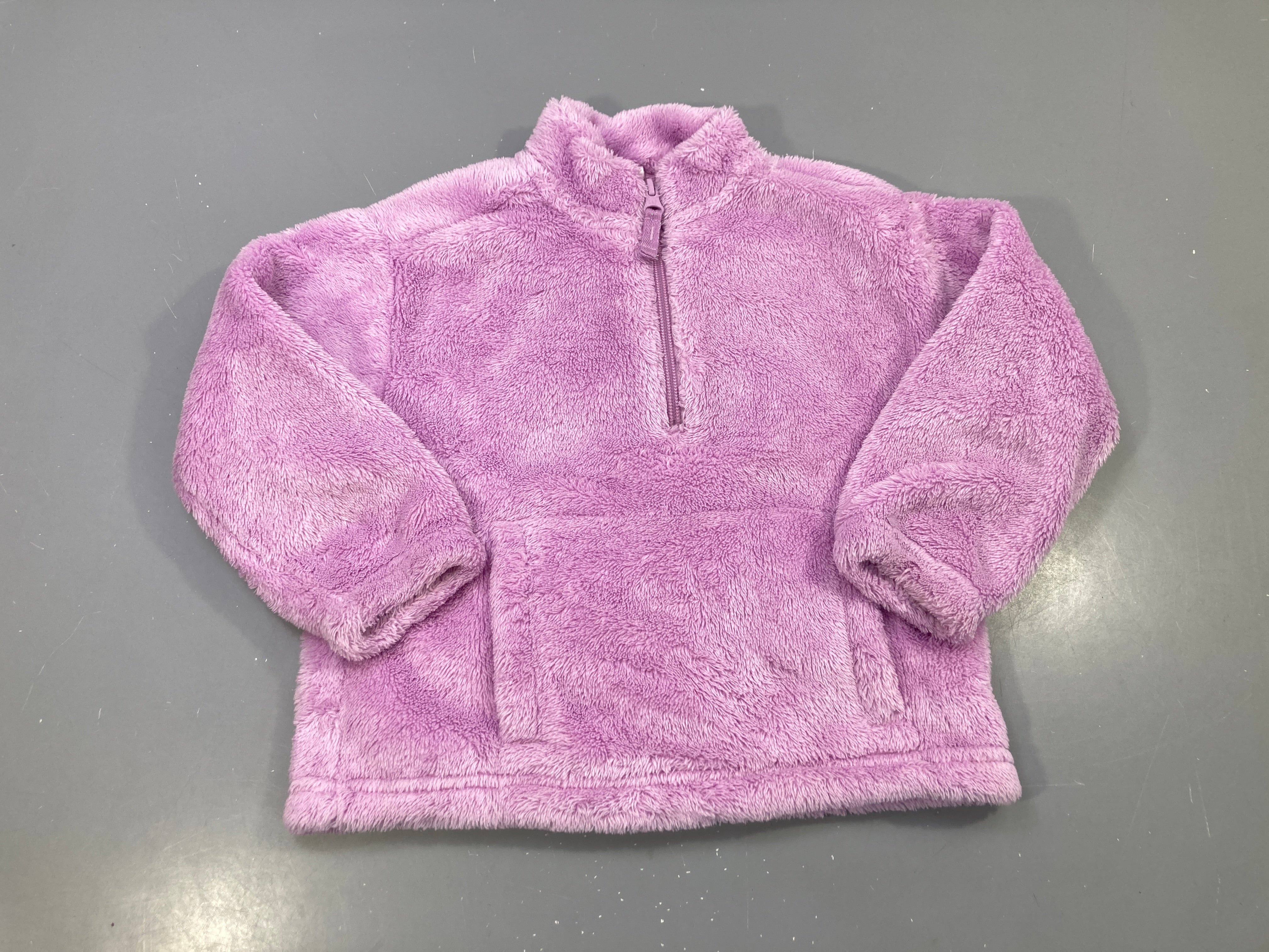 Sweat polaire mauve demi-zip, poche kangourou