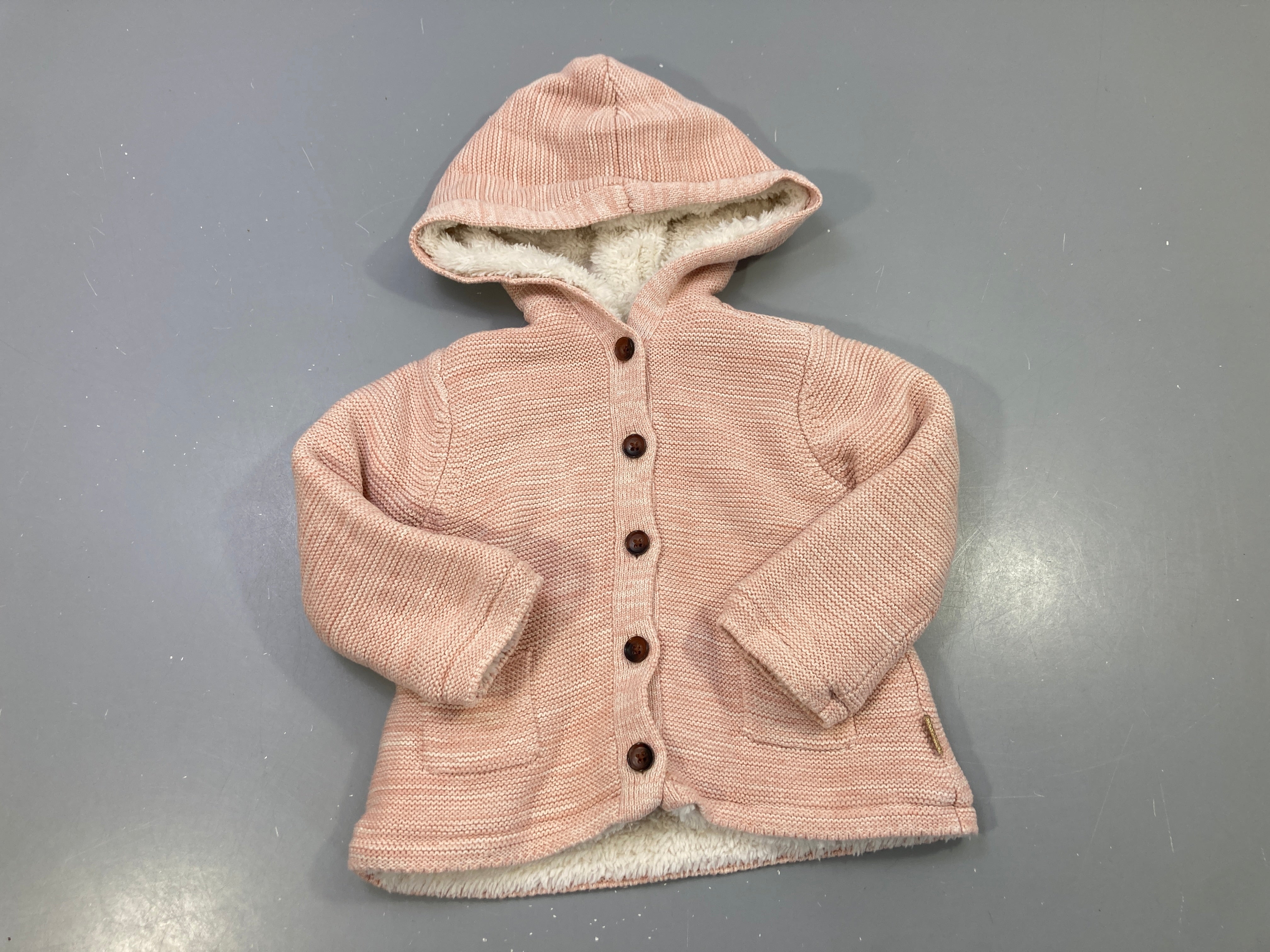 Gilet rose chiné maille capuche, doublure fausse fourrure