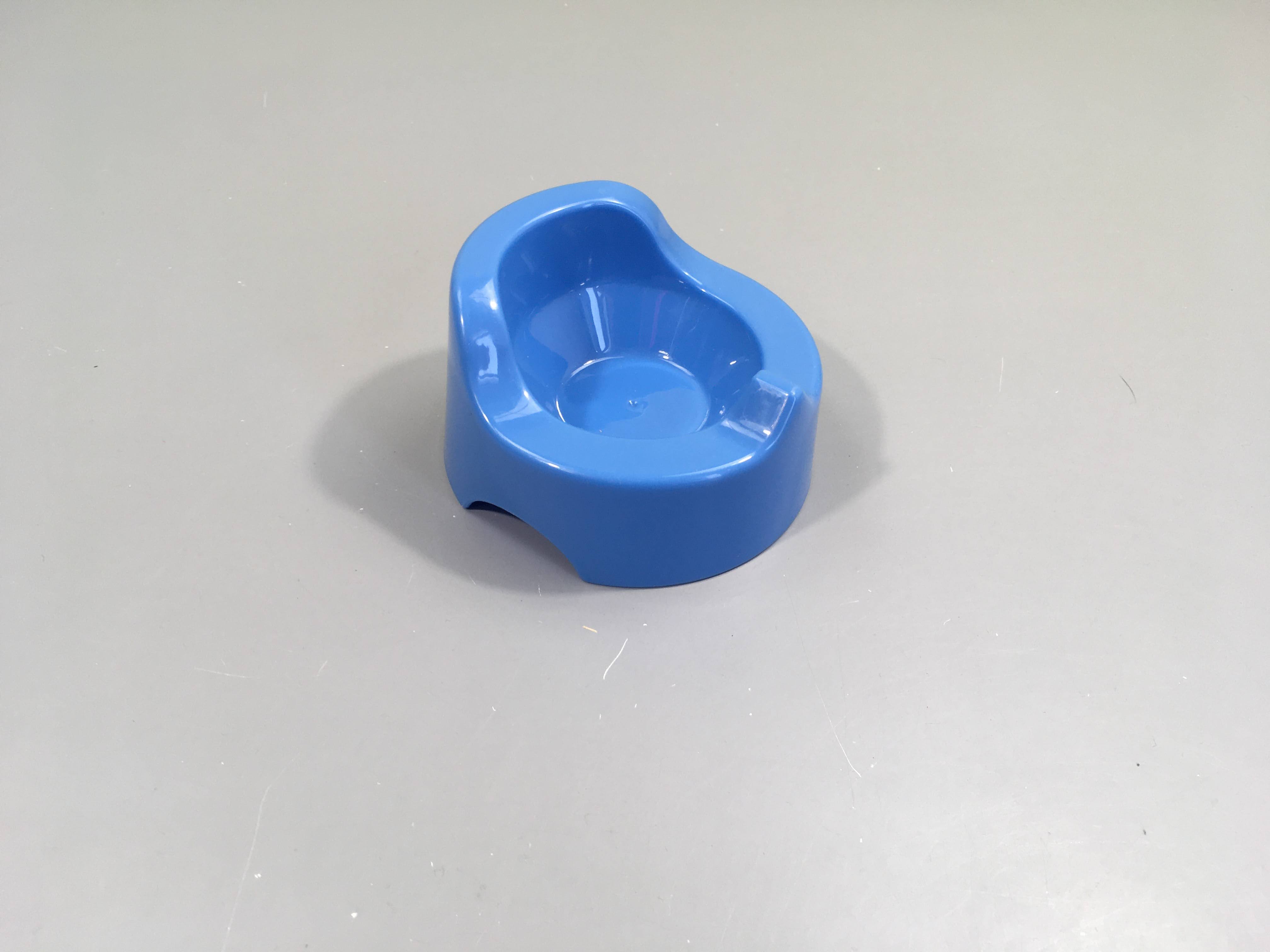 Petit pot pour poupée corolle bleu