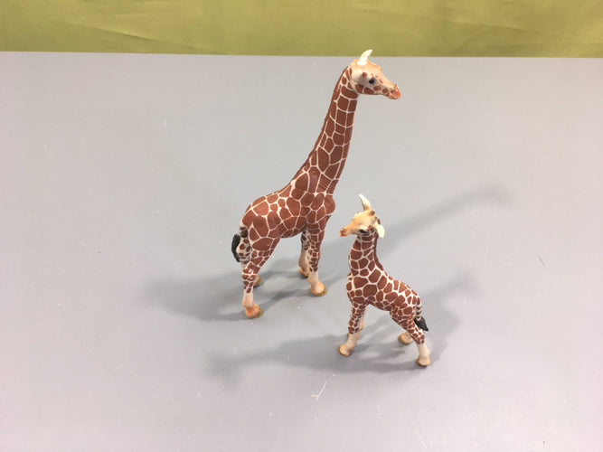 Lot de 2 figurines girafe schleich, moins cher chez Petit Kiwi