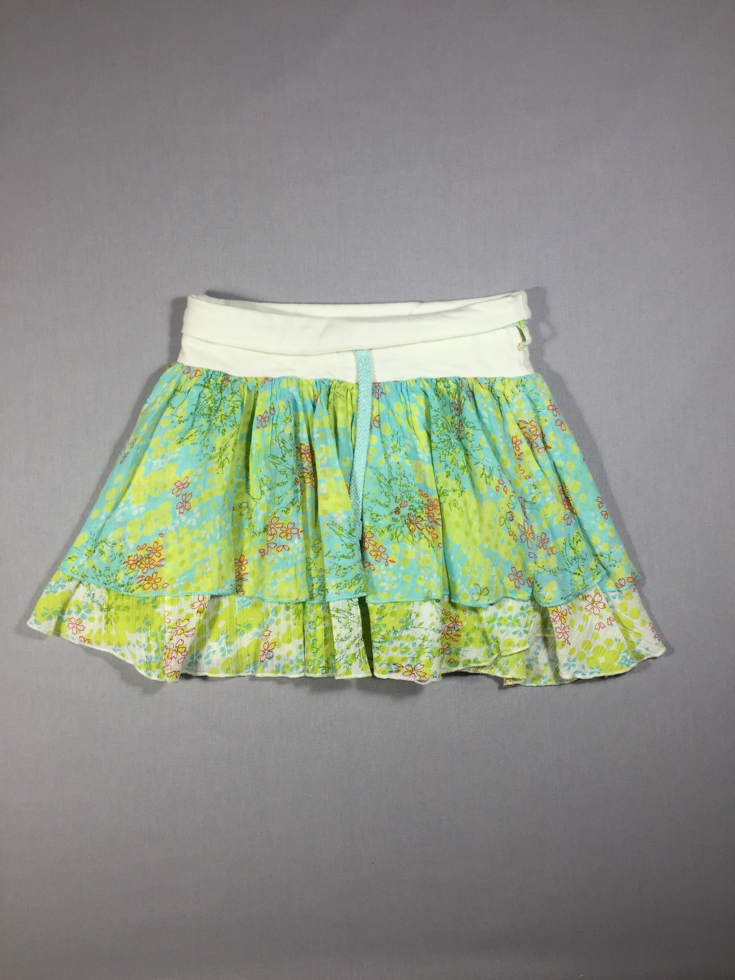 Jupe verte fleurie - ceinture en jersey blanc