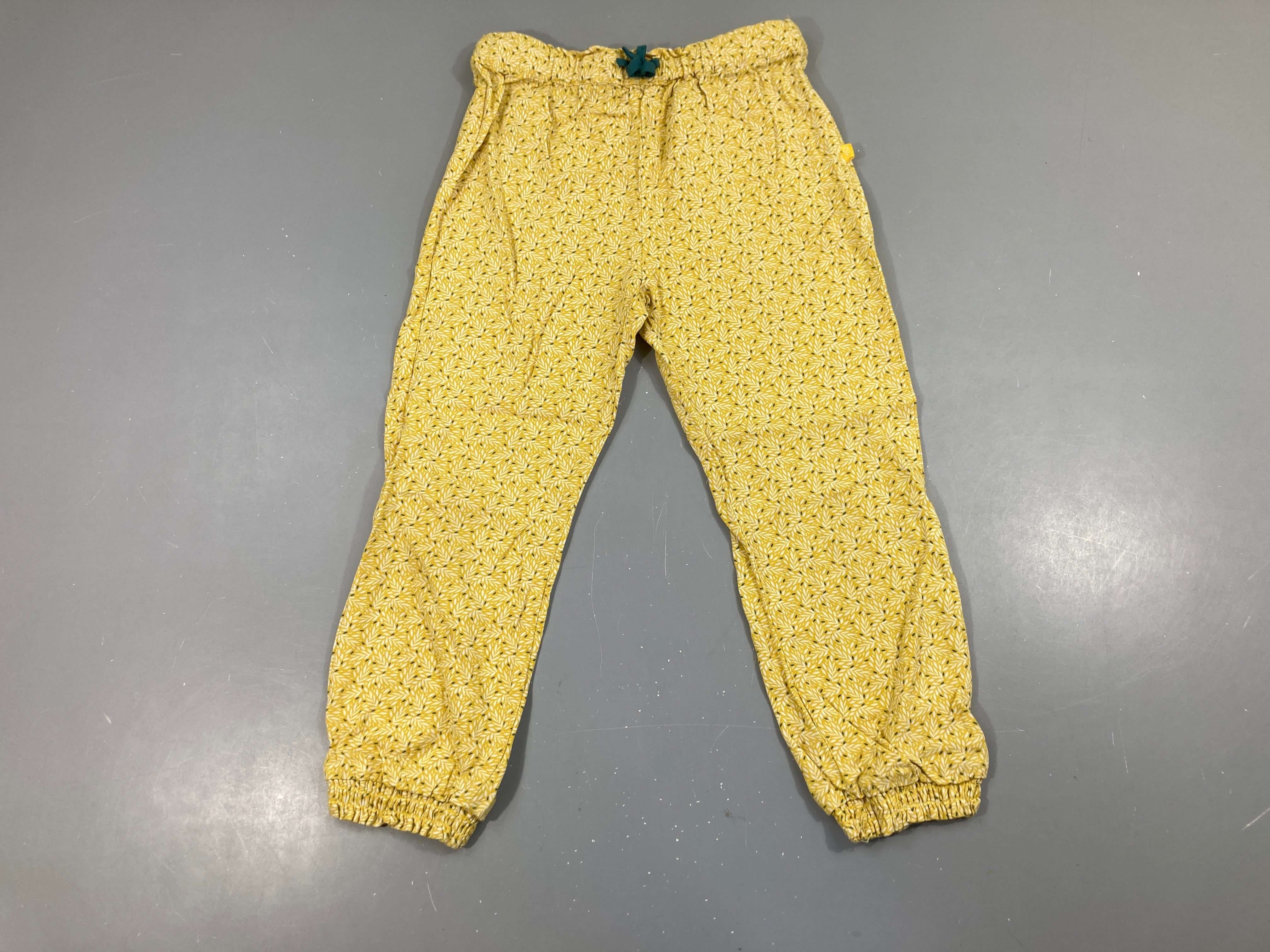 Pantalon léger ample jaune motifs taille et chevilles élastiques