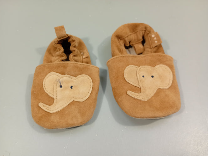 Chaussons marrons éléphant  6-12m, moins cher chez Petit Kiwi