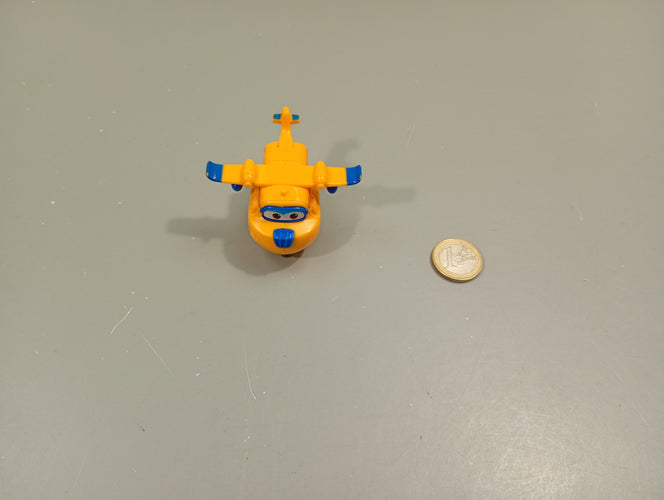 Petite figurine  jaune Super  Wings transformable   d'avion en robot, moins cher chez Petit Kiwi