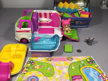 Pinypon - Le camping car + 1 pers + accessoires et autocollants