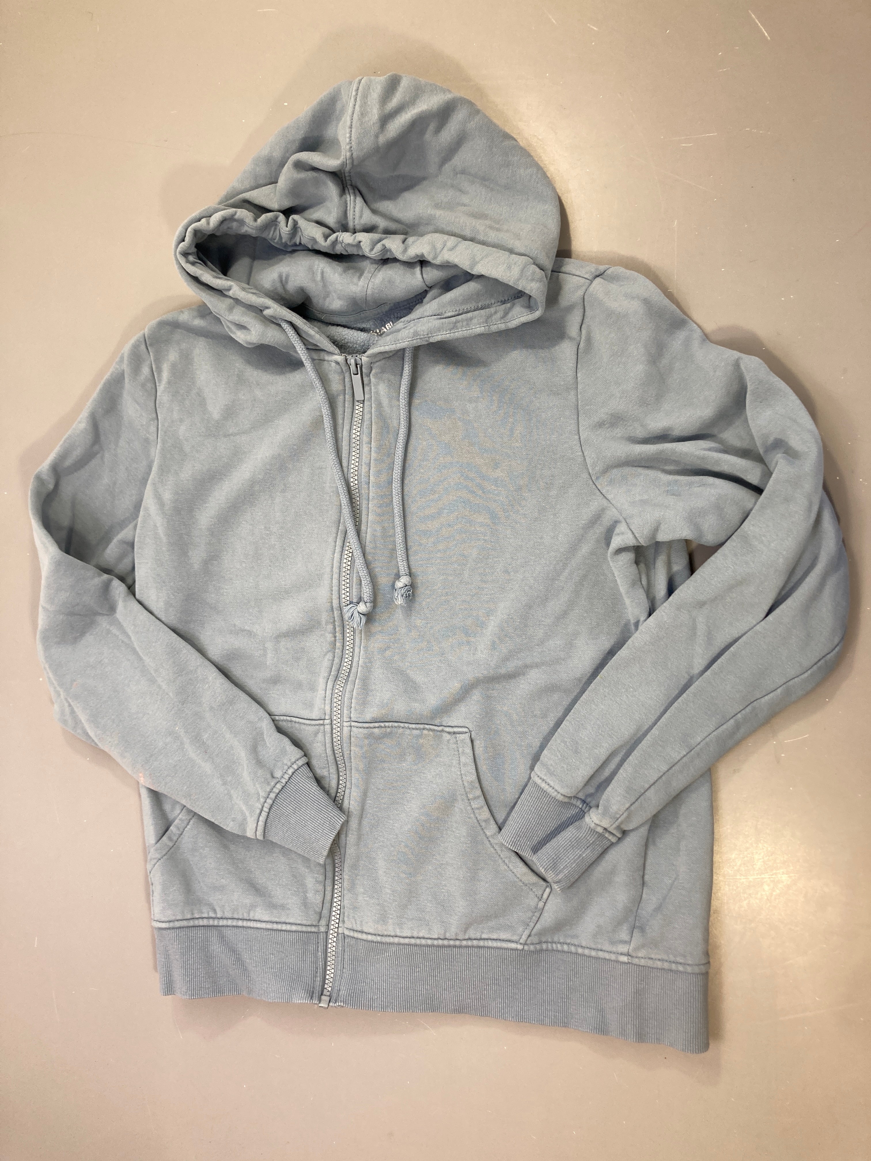 Sweat zippé capuche bleu gris délavé, molleton