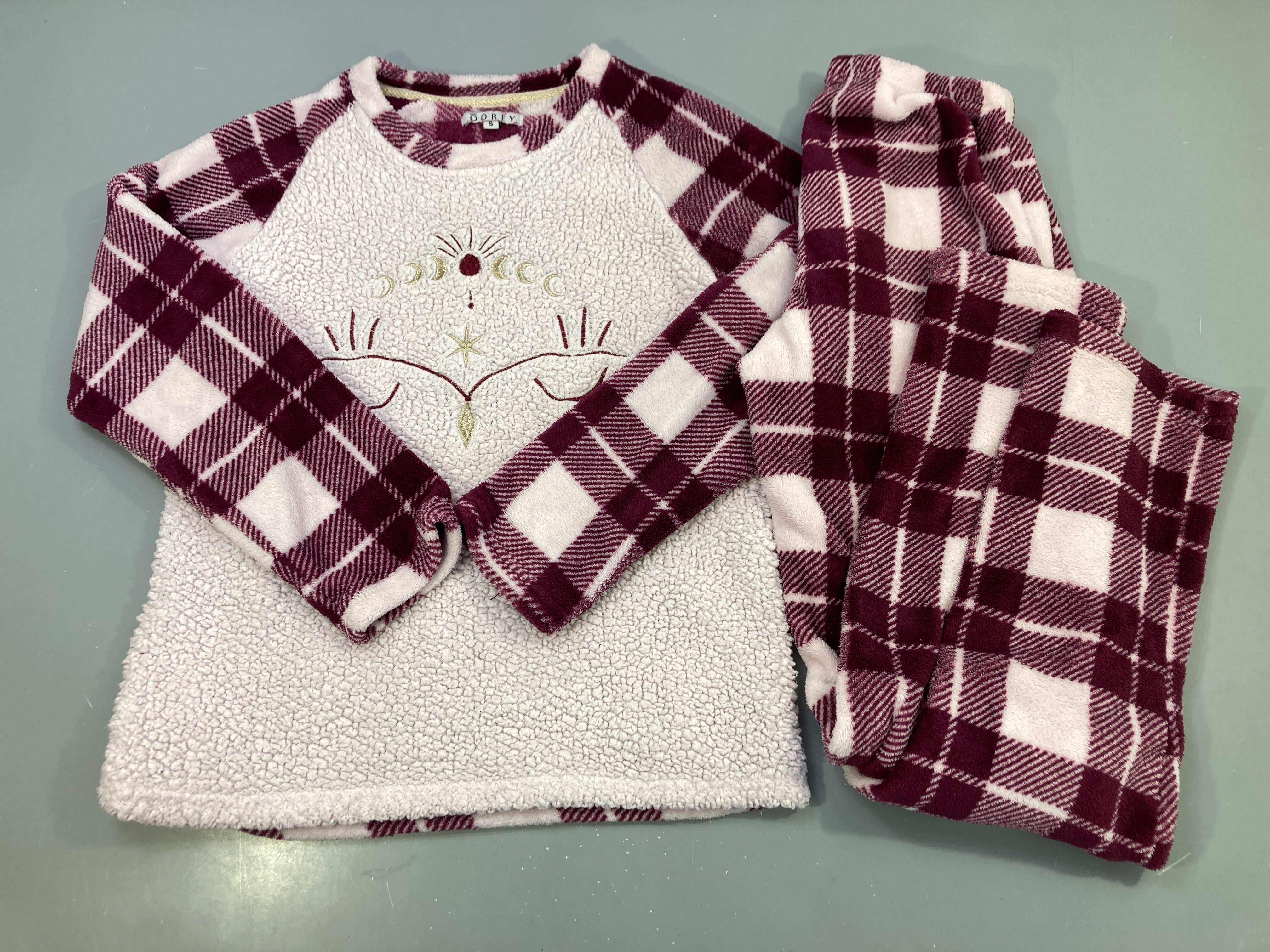 Pyjama 2pcs polaire lilas bordeaux carreaux, lunes brodées, Odrey
