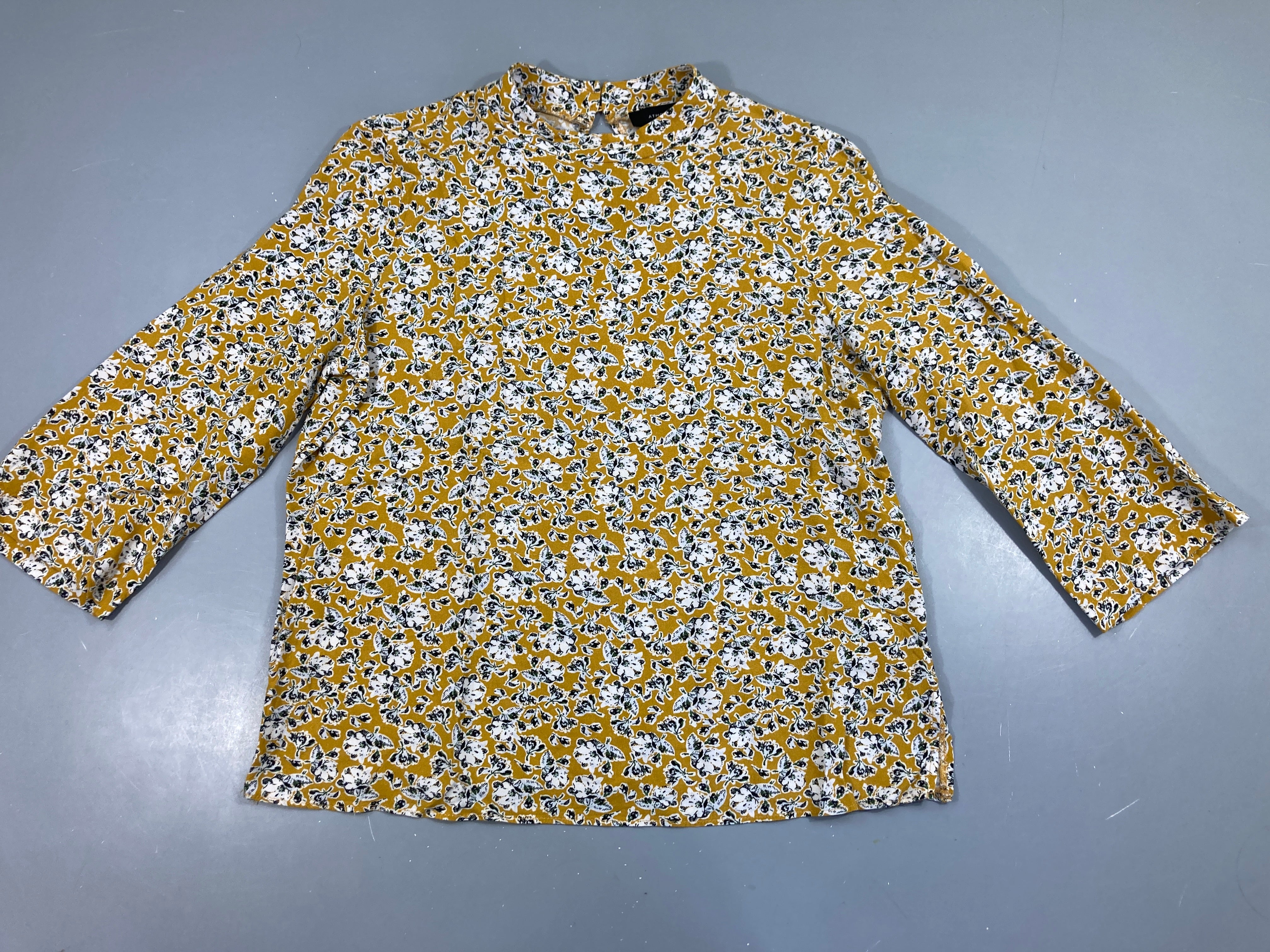 Blouse ml moutarde fleurs, Atmosphere